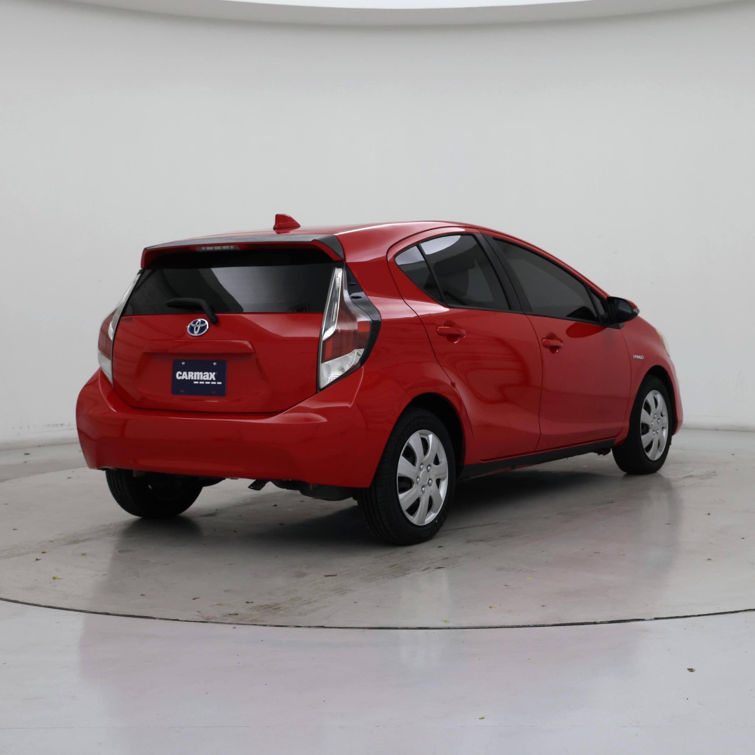 Thumbnail: 2015 Toyota Prius c - 8