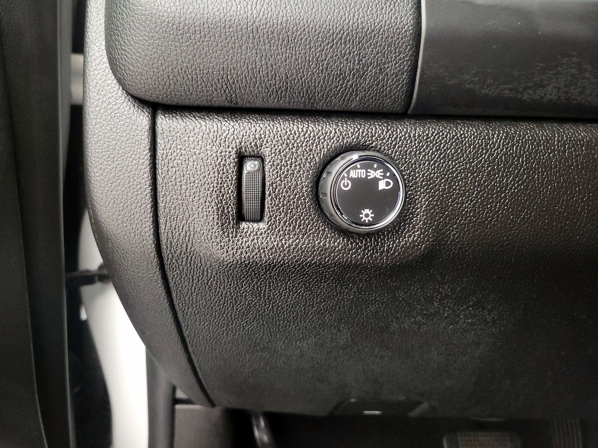 Thumbnail: 2021 Chevrolet Colorado - 13