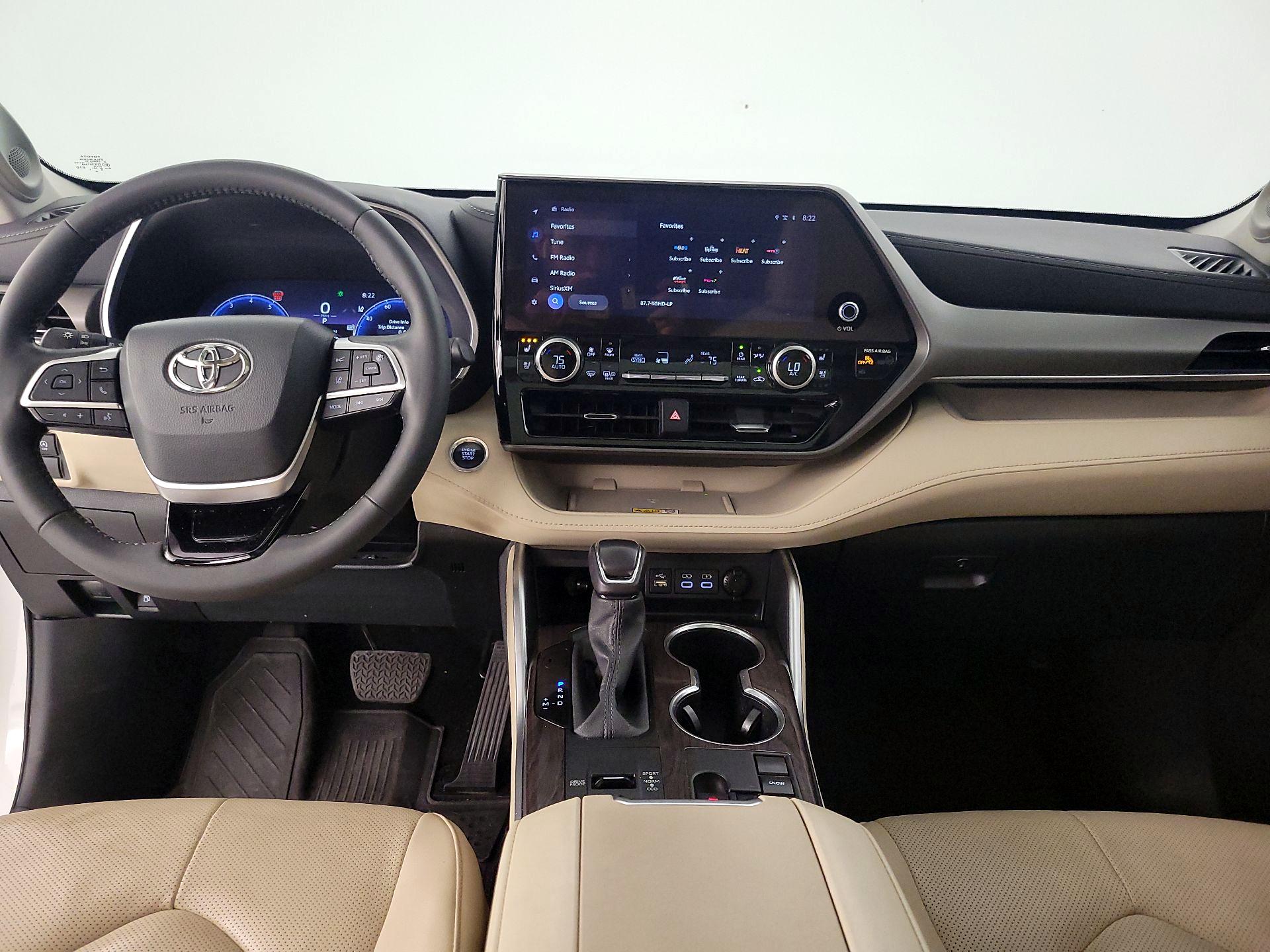 Thumbnail: 2024 Toyota Highlander - 9