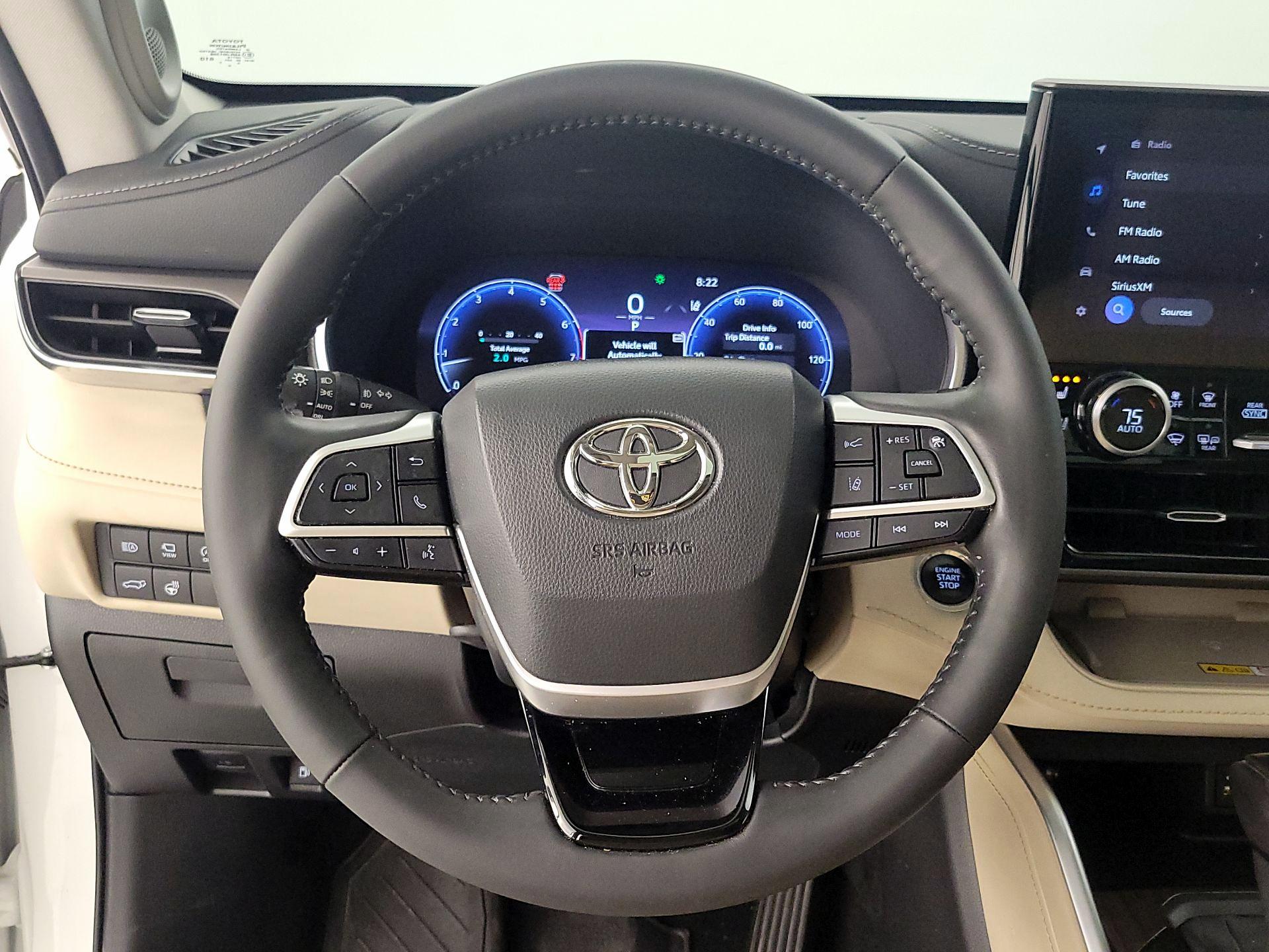 Thumbnail: 2024 Toyota Highlander - 10