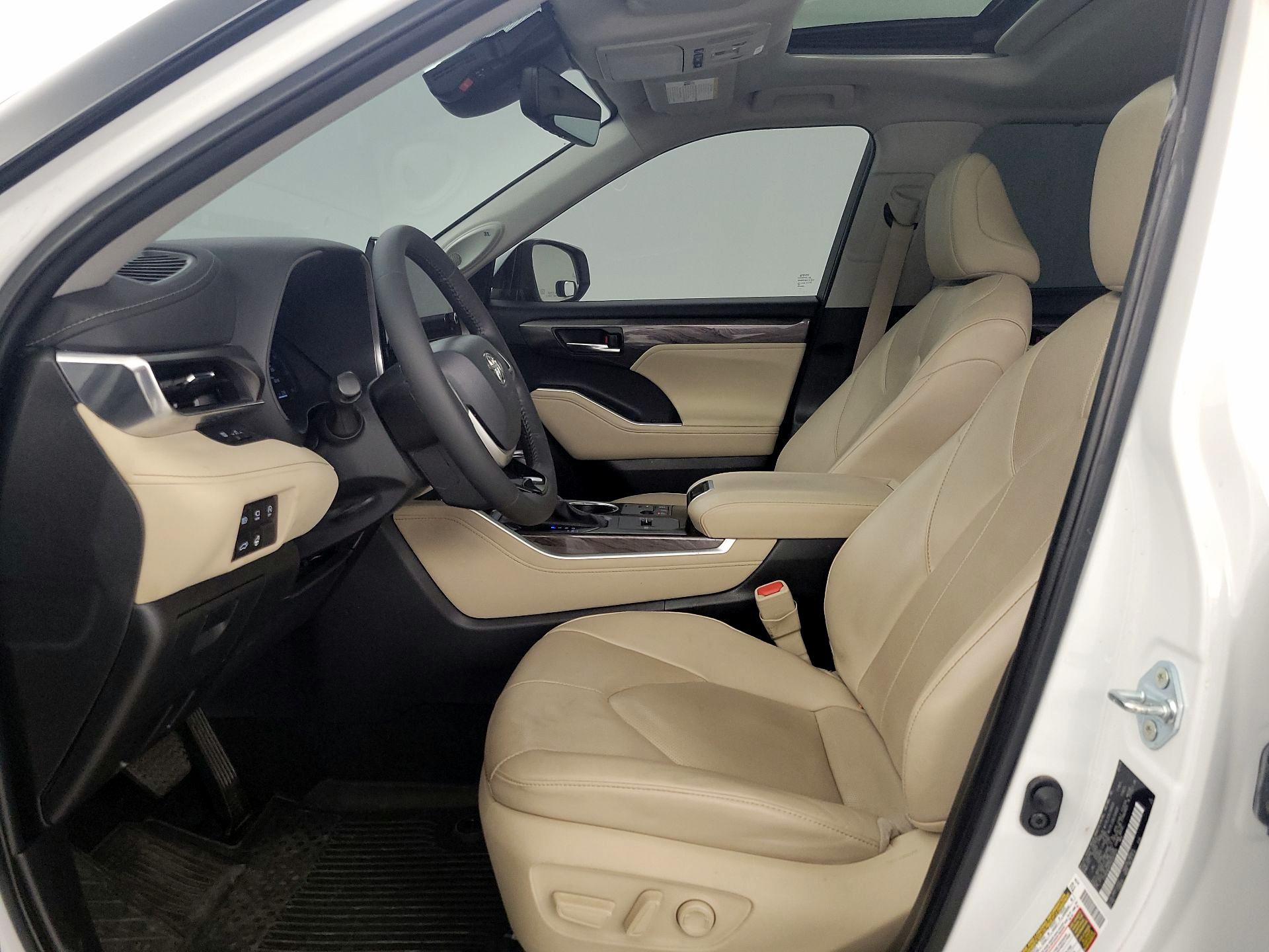 Thumbnail: 2024 Toyota Highlander - 11