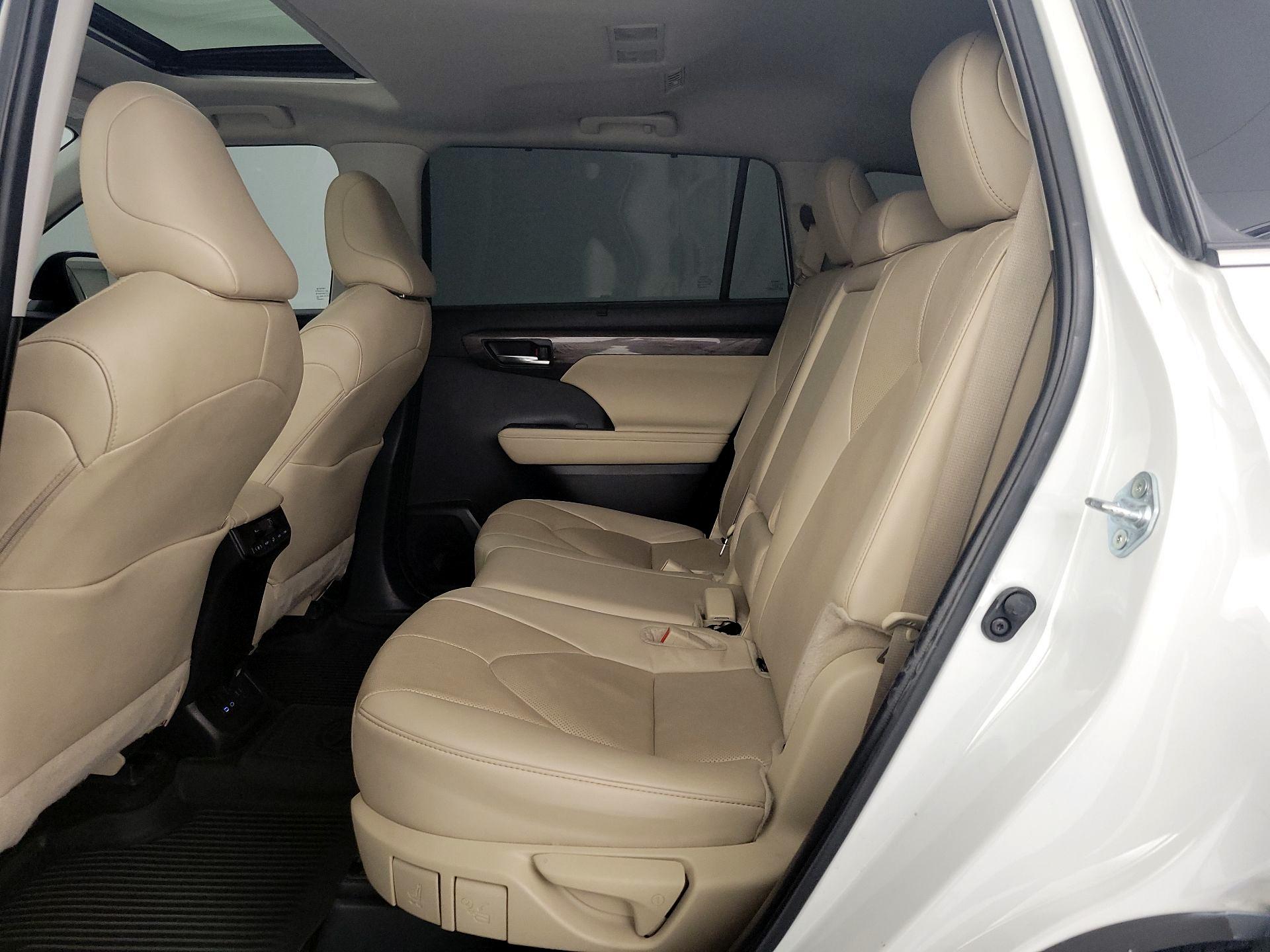 Thumbnail: 2024 Toyota Highlander - 20