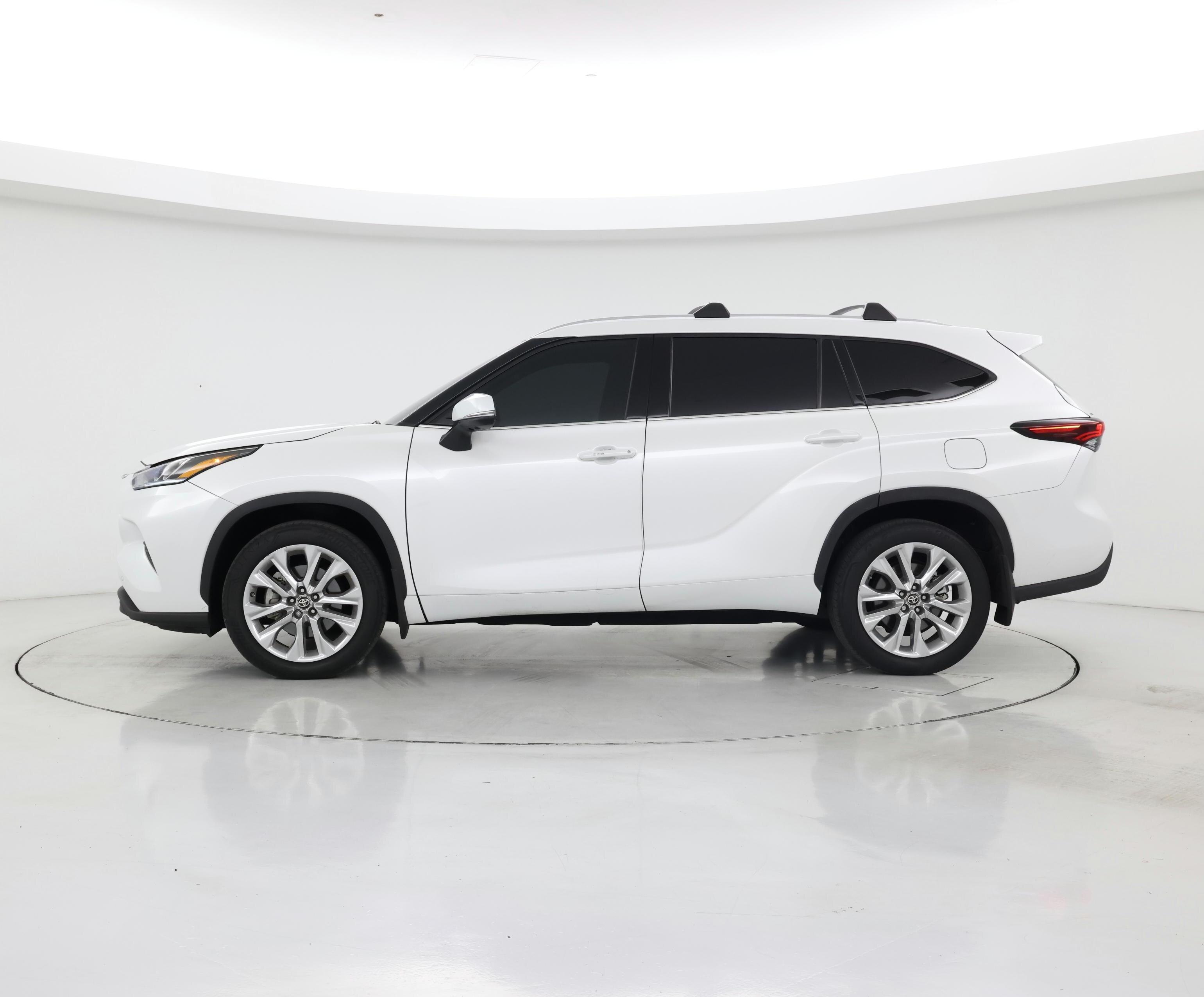 Thumbnail: 2024 Toyota Highlander - 3