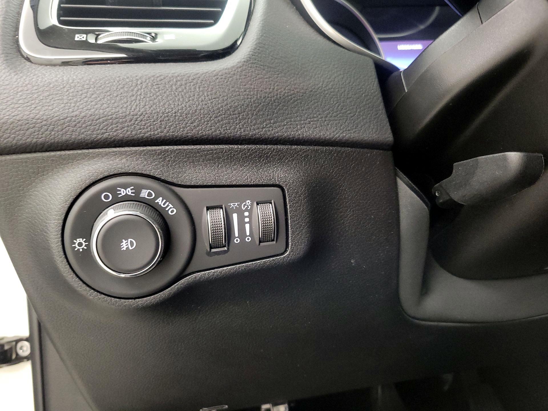 Thumbnail: 2019 Jeep Compass - 13