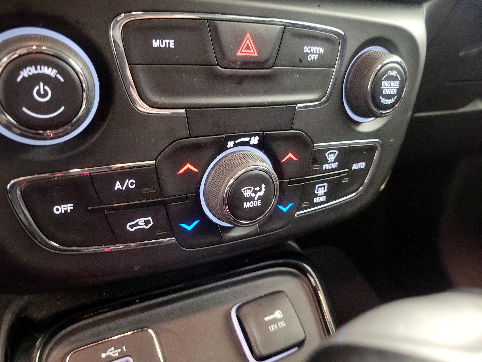 Thumbnail: 2019 Jeep Compass - 16