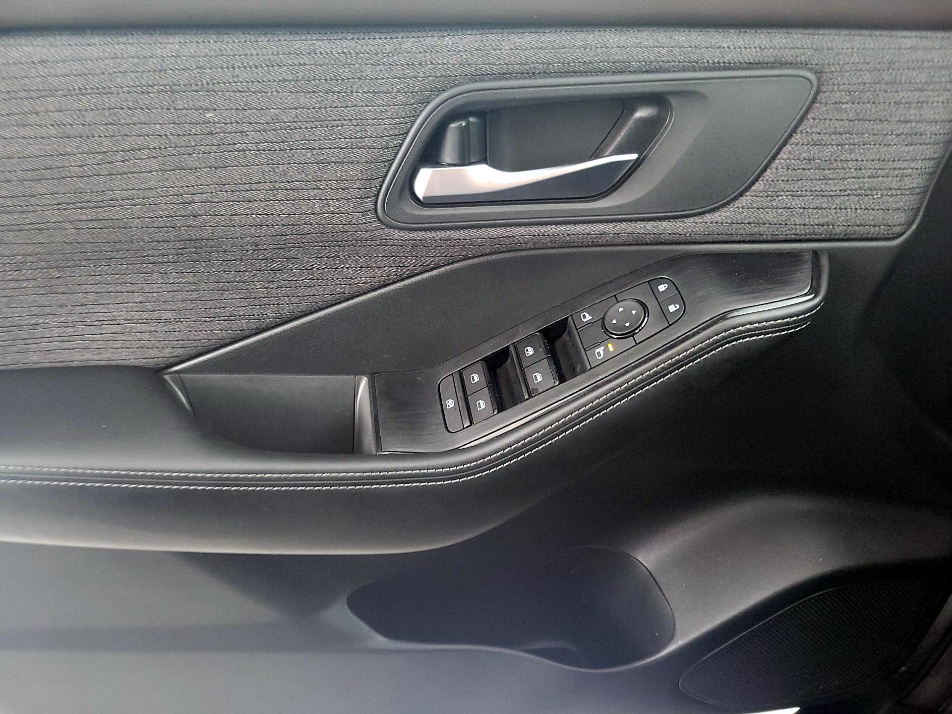 Thumbnail: 2023 Nissan Rogue - 12