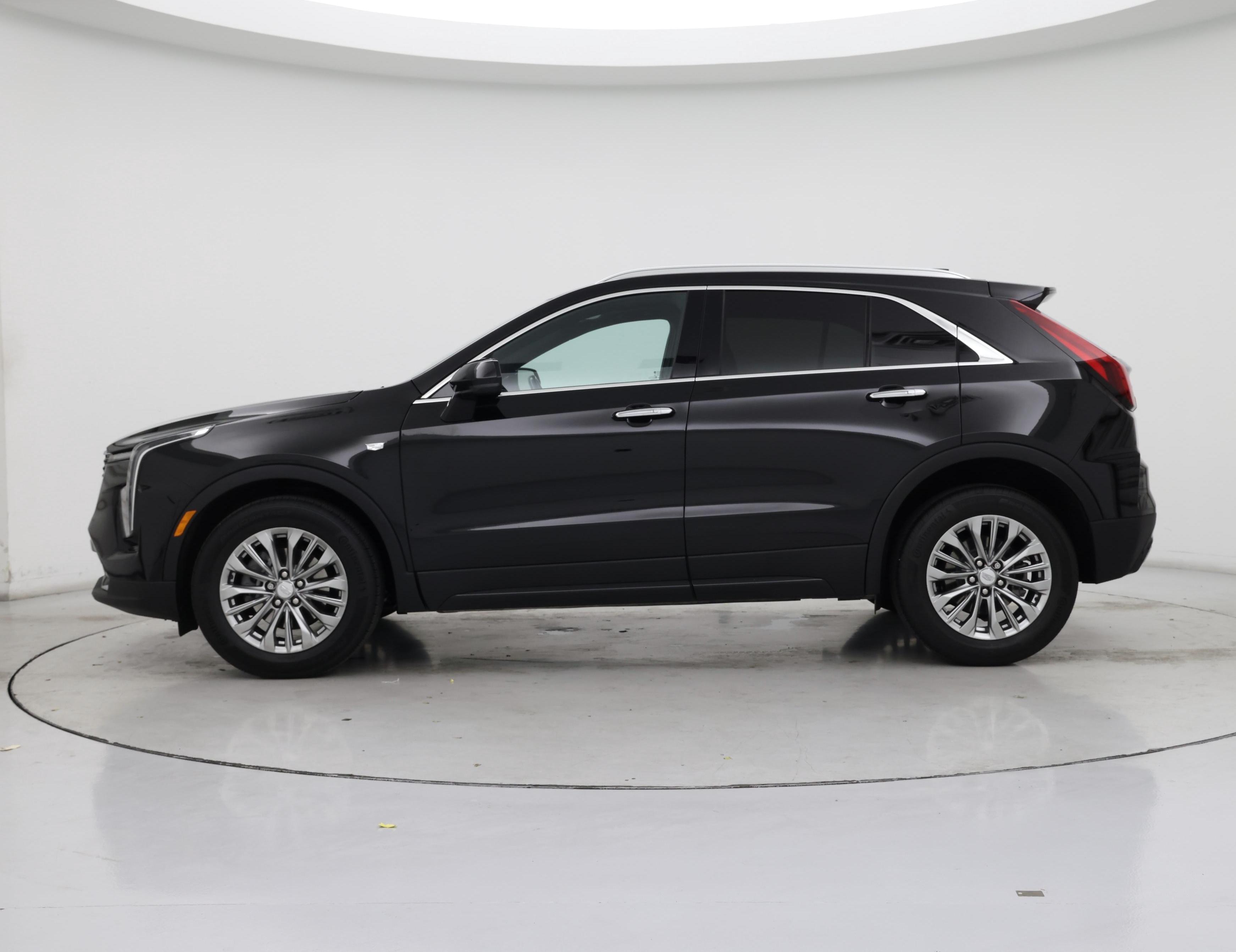 Thumbnail: 2024 Cadillac XT4 - 3