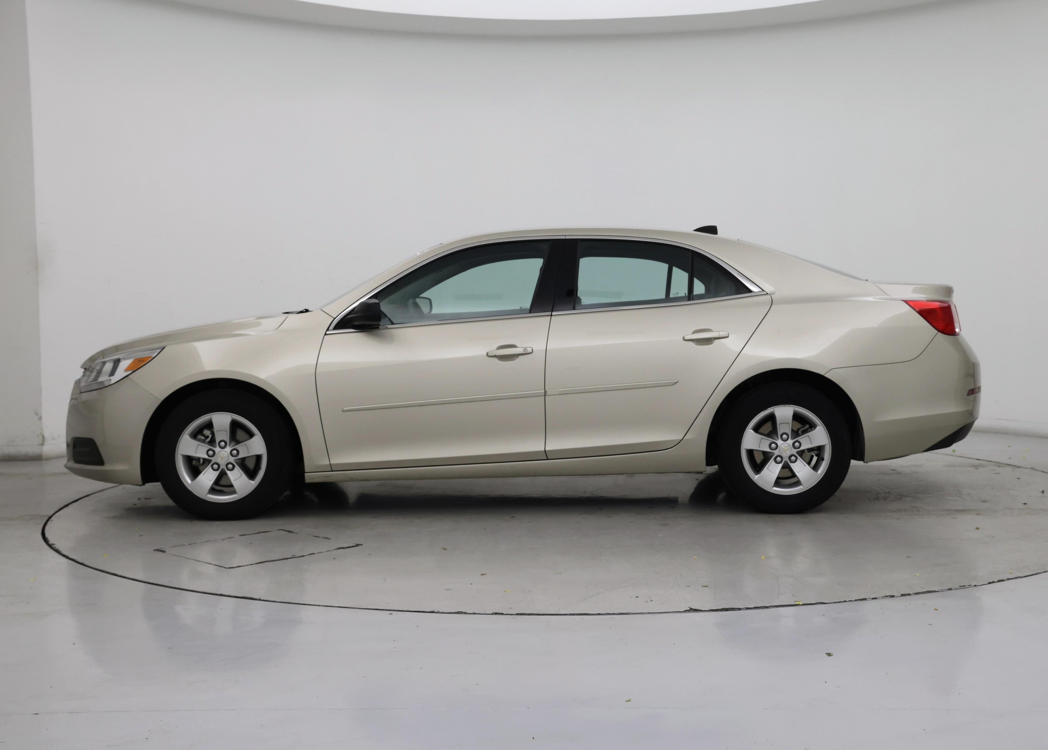 Thumbnail: 2014 Chevrolet Malibu - 3