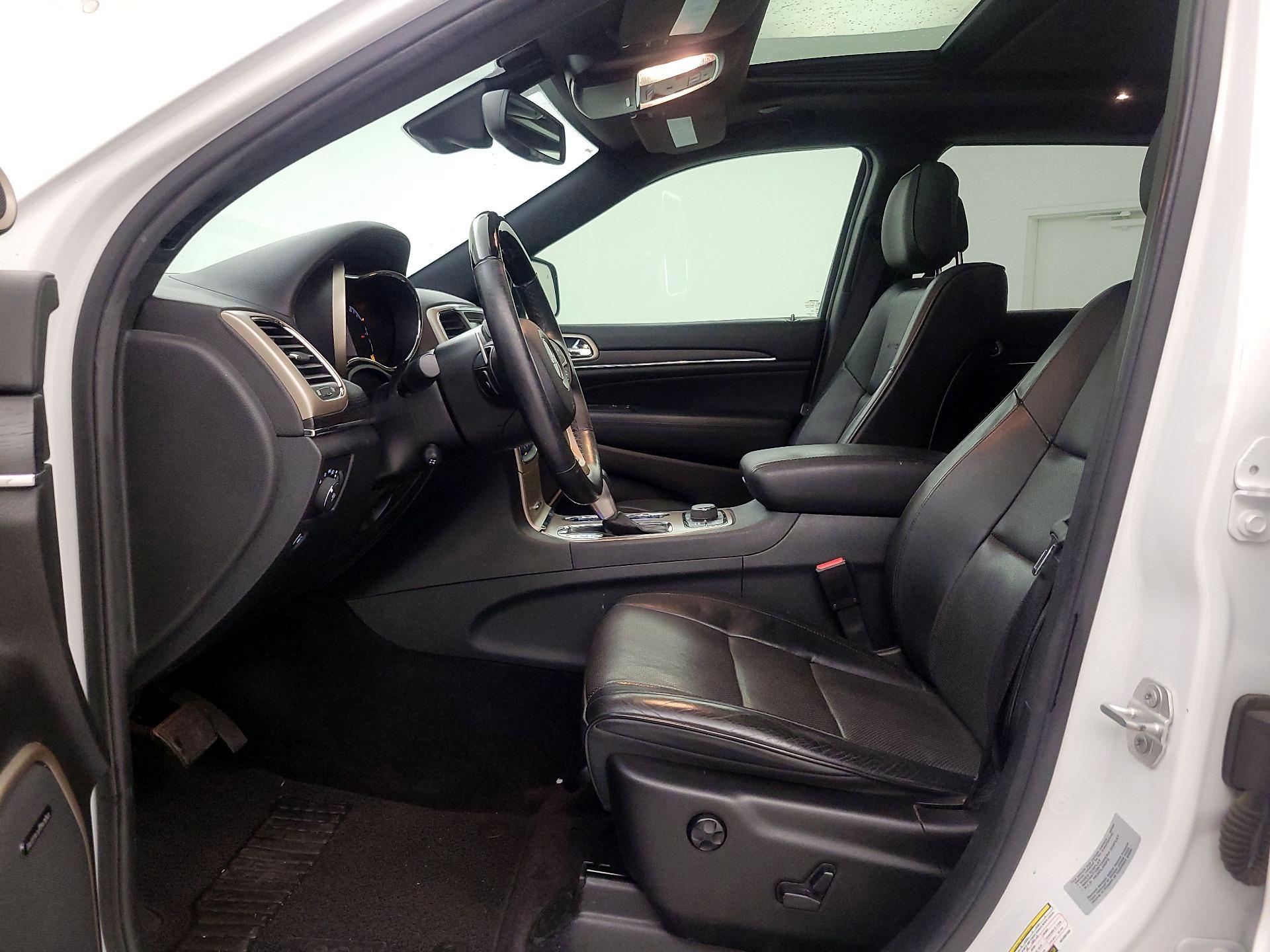 Thumbnail: 2016 Jeep Grand Cherokee - 11