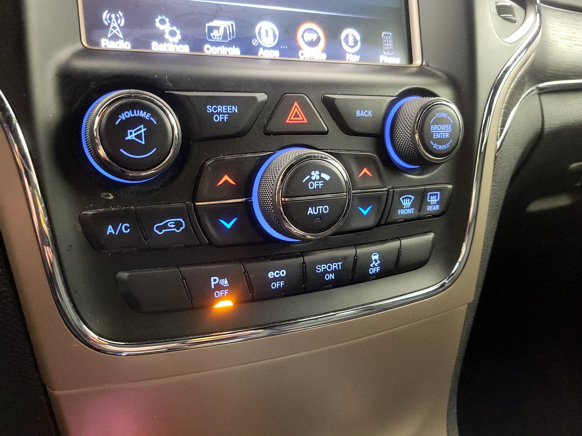 Thumbnail: 2016 Jeep Grand Cherokee - 17