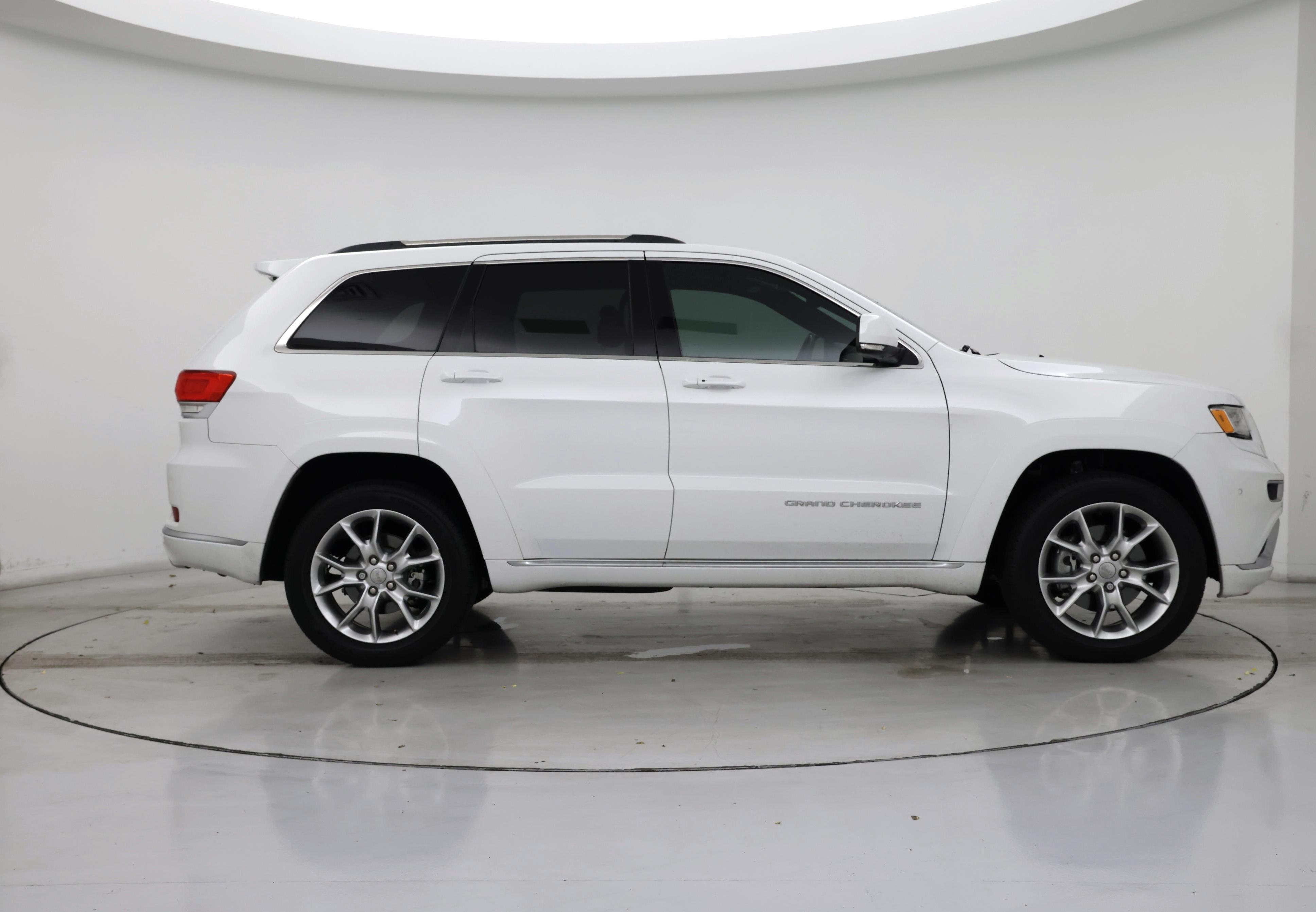 Thumbnail: 2016 Jeep Grand Cherokee - 7