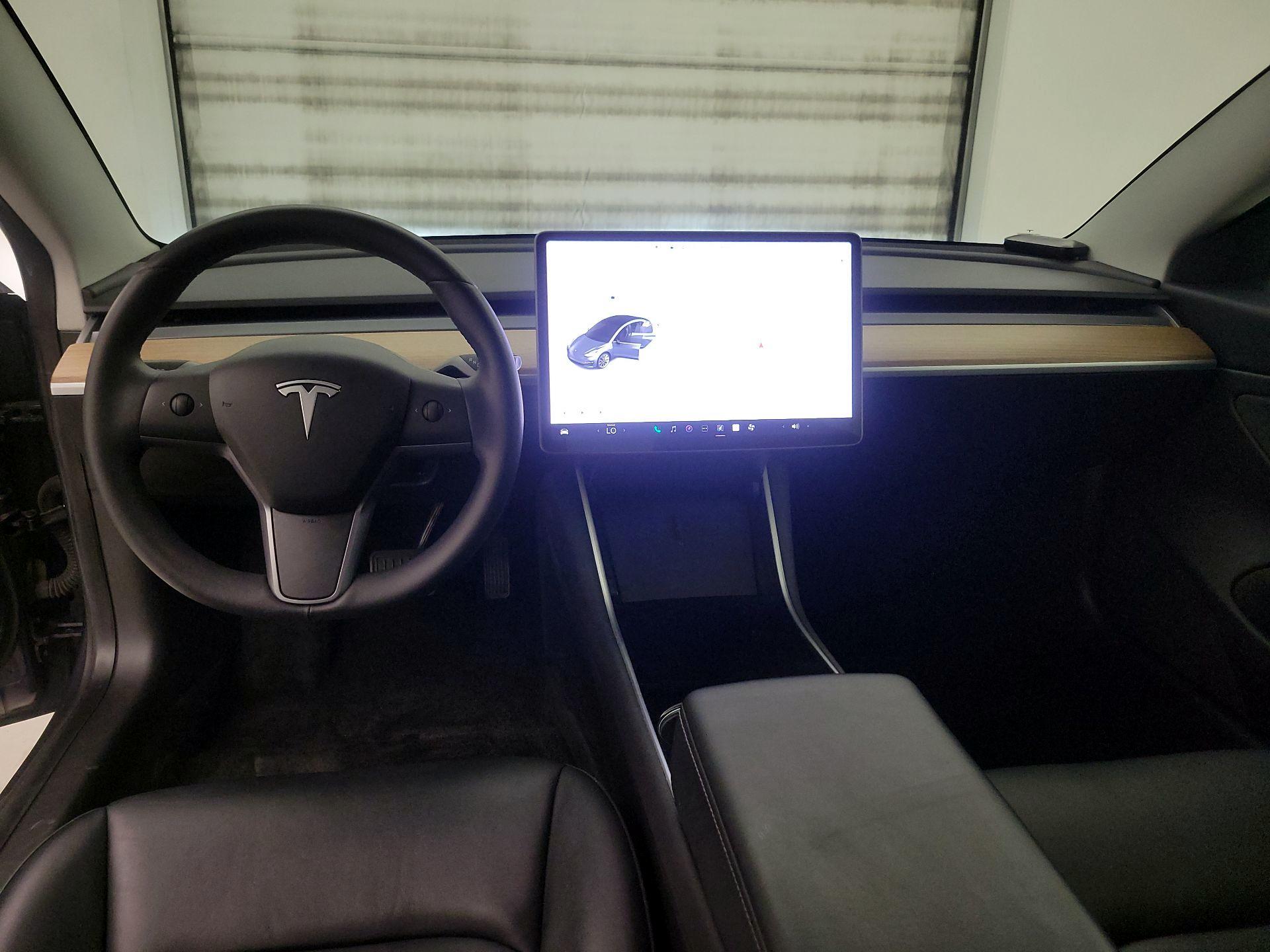 Thumbnail: 2020 Tesla Model 3 - 9
