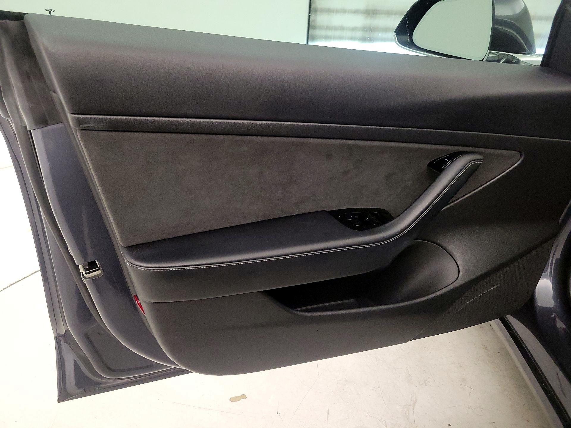 Thumbnail: 2020 Tesla Model 3 - 12