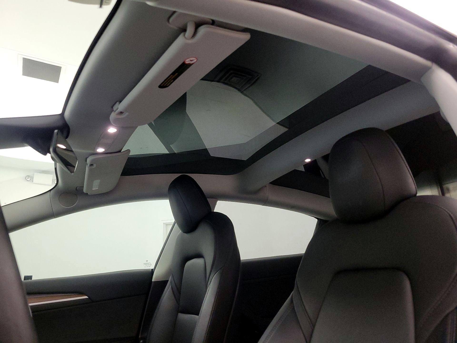 Thumbnail: 2022 Tesla Model 3 - 18