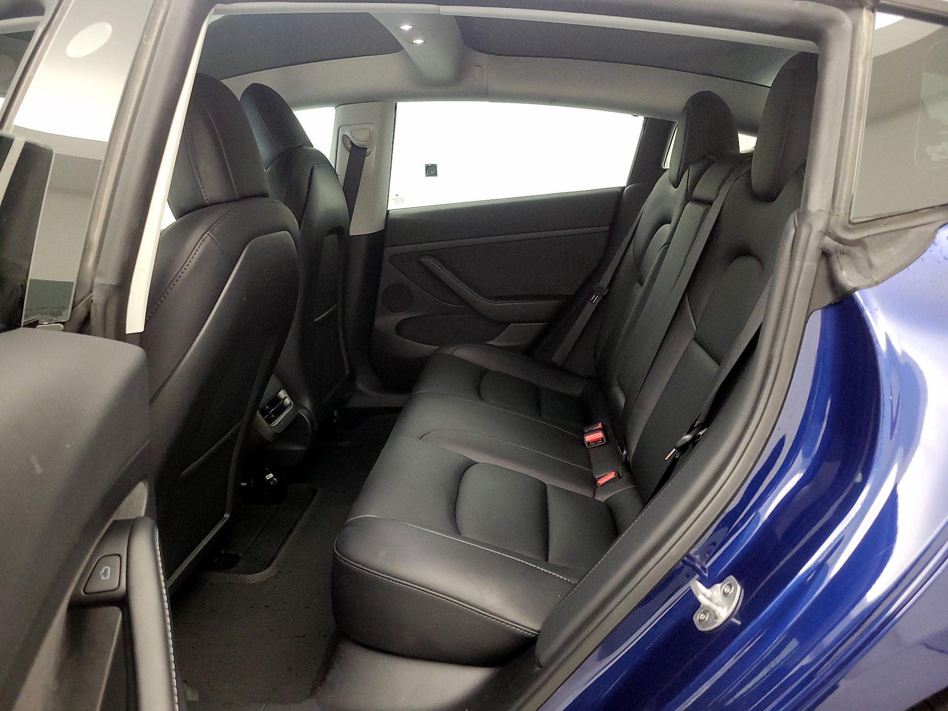 Thumbnail: 2022 Tesla Model 3 - 19