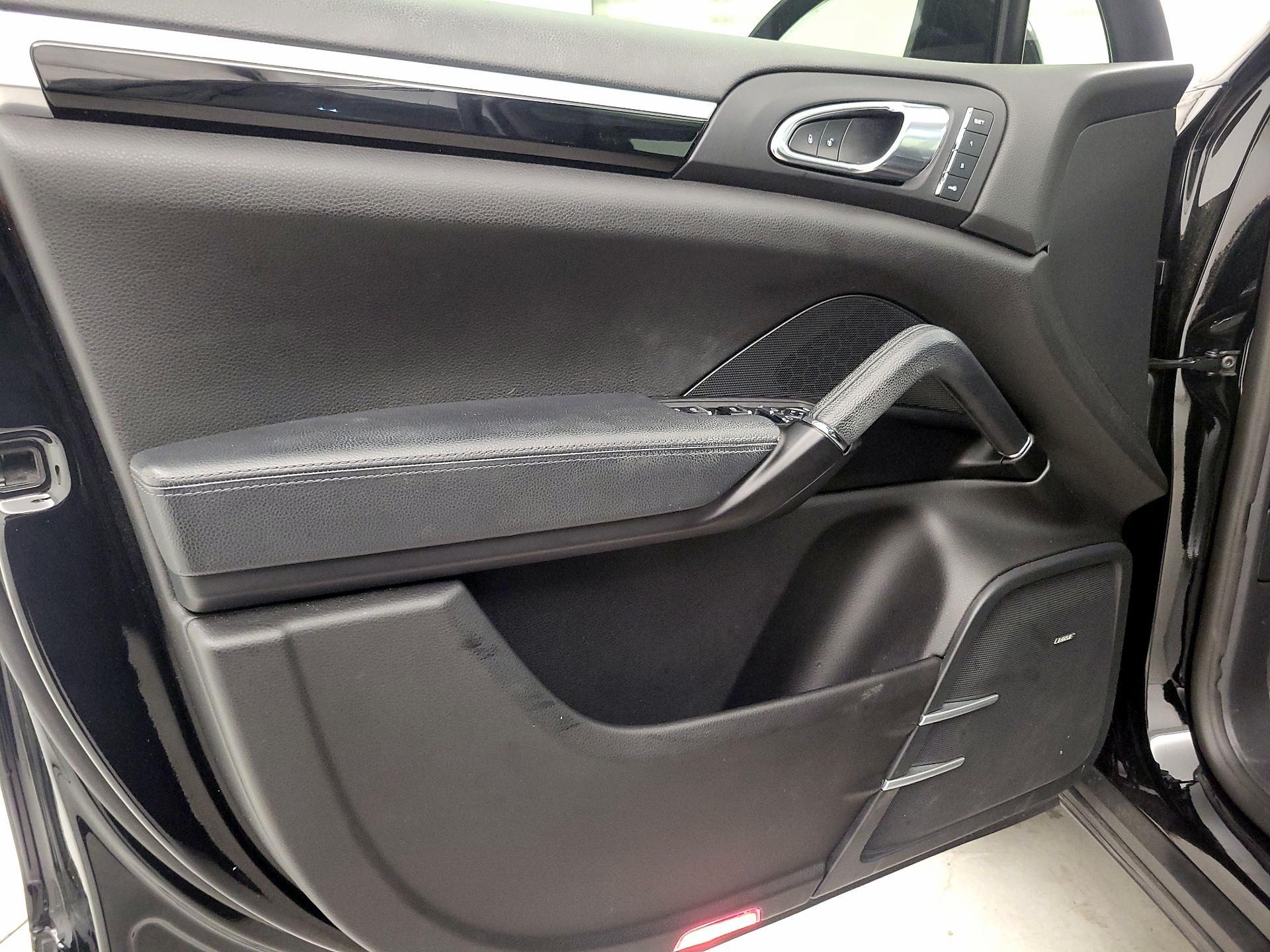 Thumbnail: 2016 Porsche Cayenne - 12