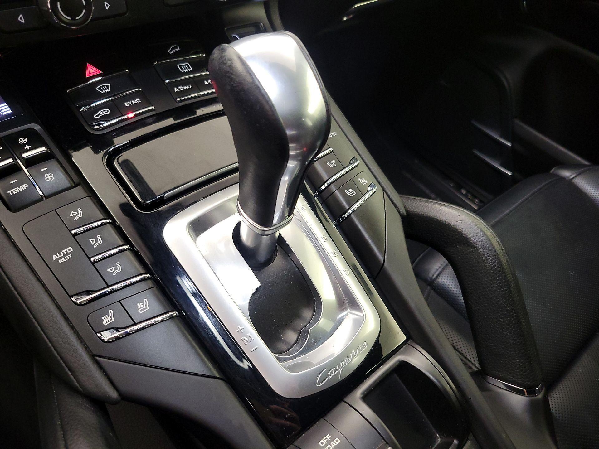 Thumbnail: 2016 Porsche Cayenne - 18