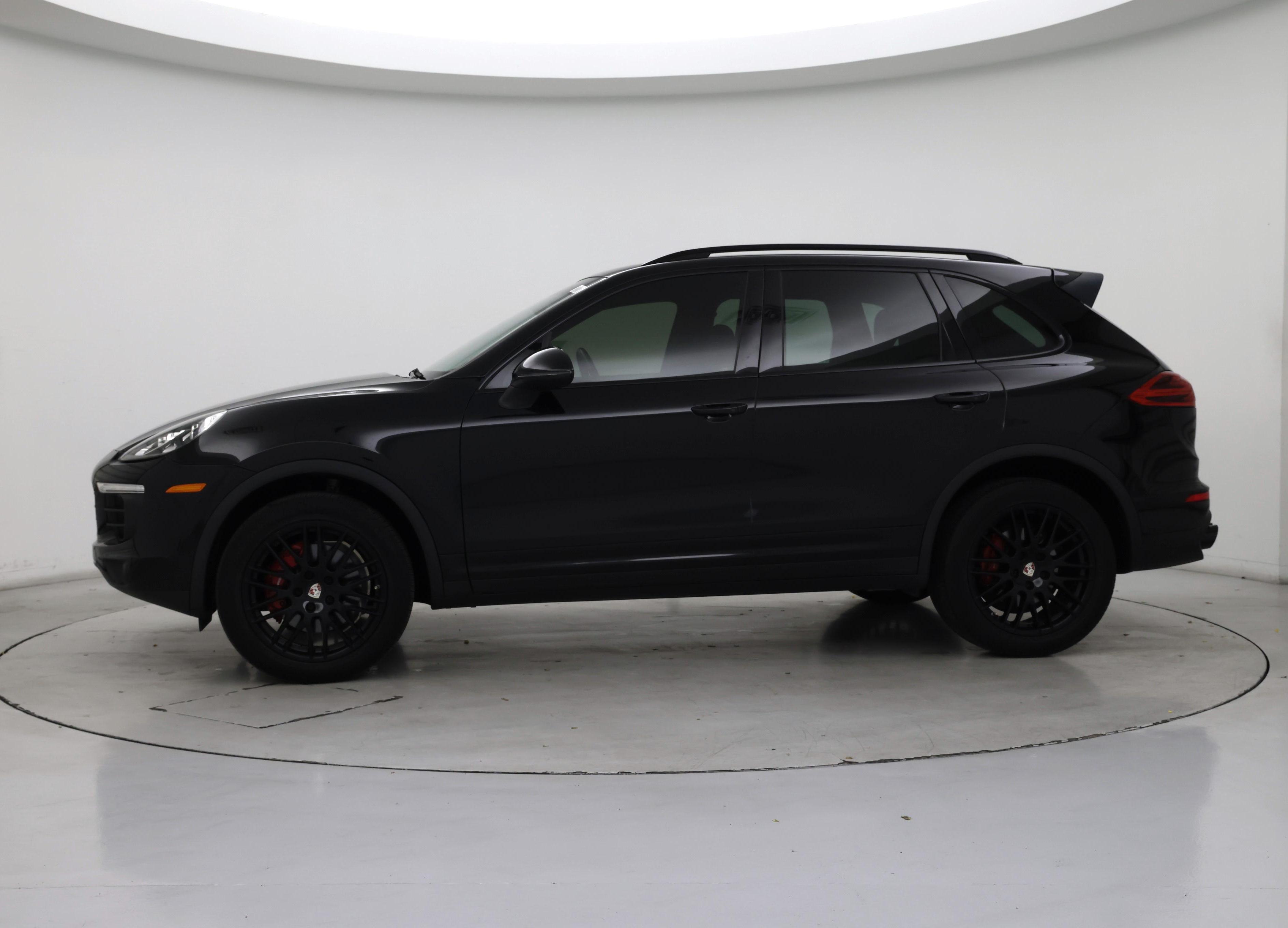 Thumbnail: 2016 Porsche Cayenne - 3