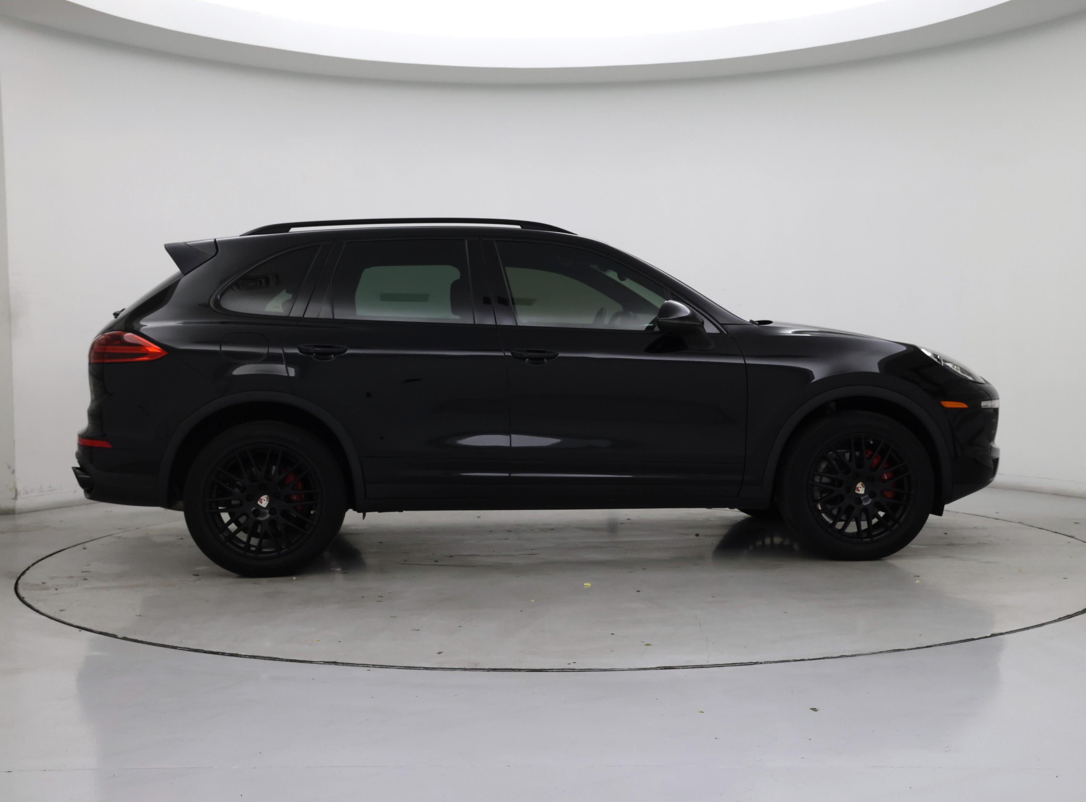 Thumbnail: 2016 Porsche Cayenne - 7