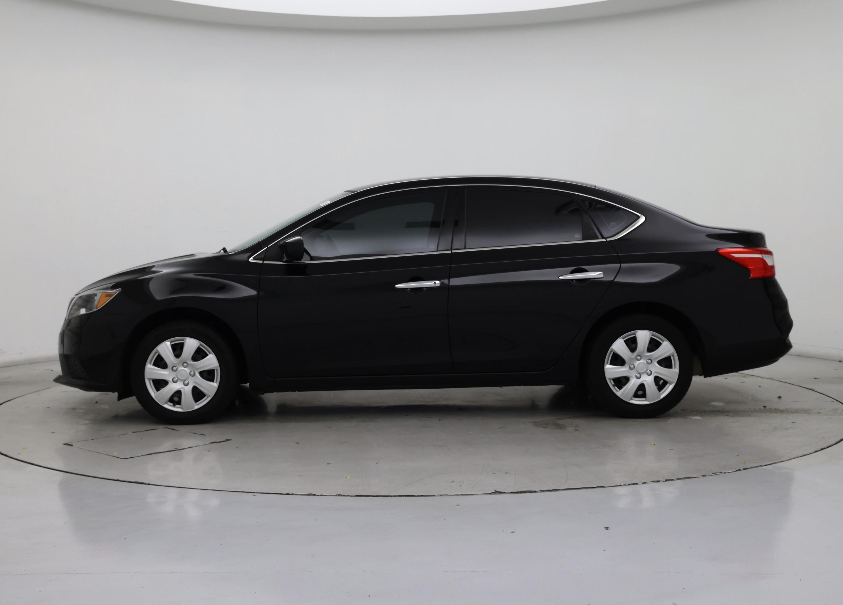 Thumbnail: 2016 Nissan Sentra - 3