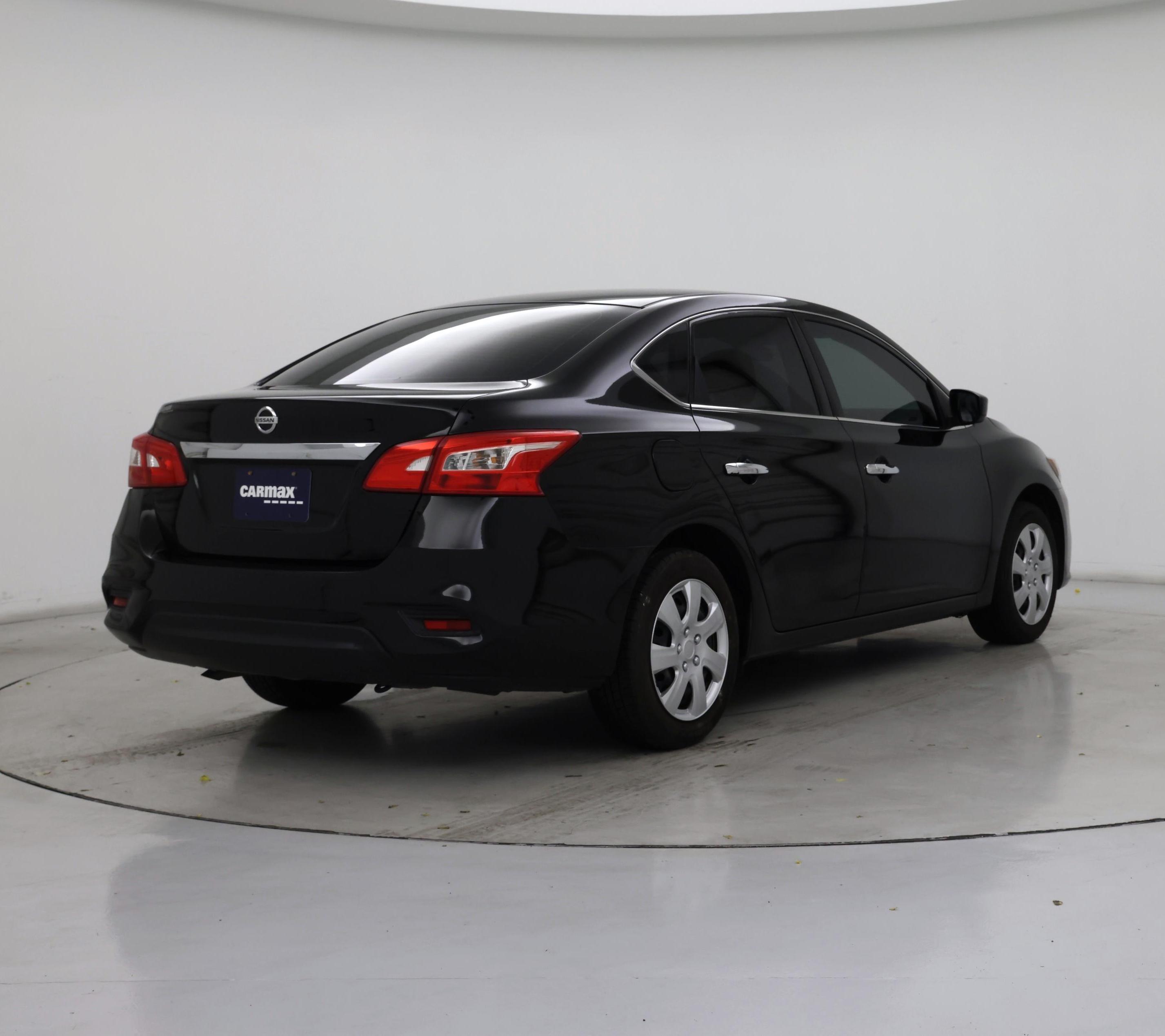 Thumbnail: 2016 Nissan Sentra - 8