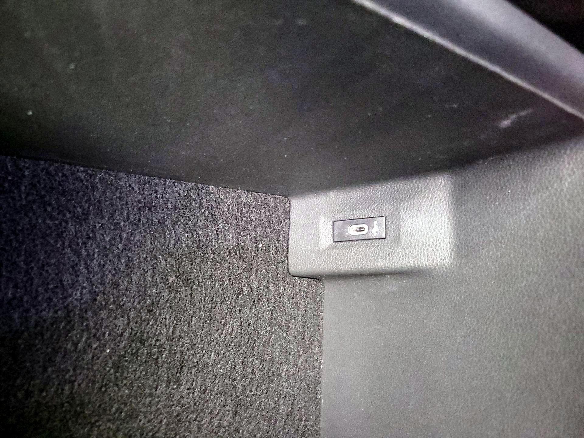 Thumbnail: 2021 Volkswagen Atlas - 18