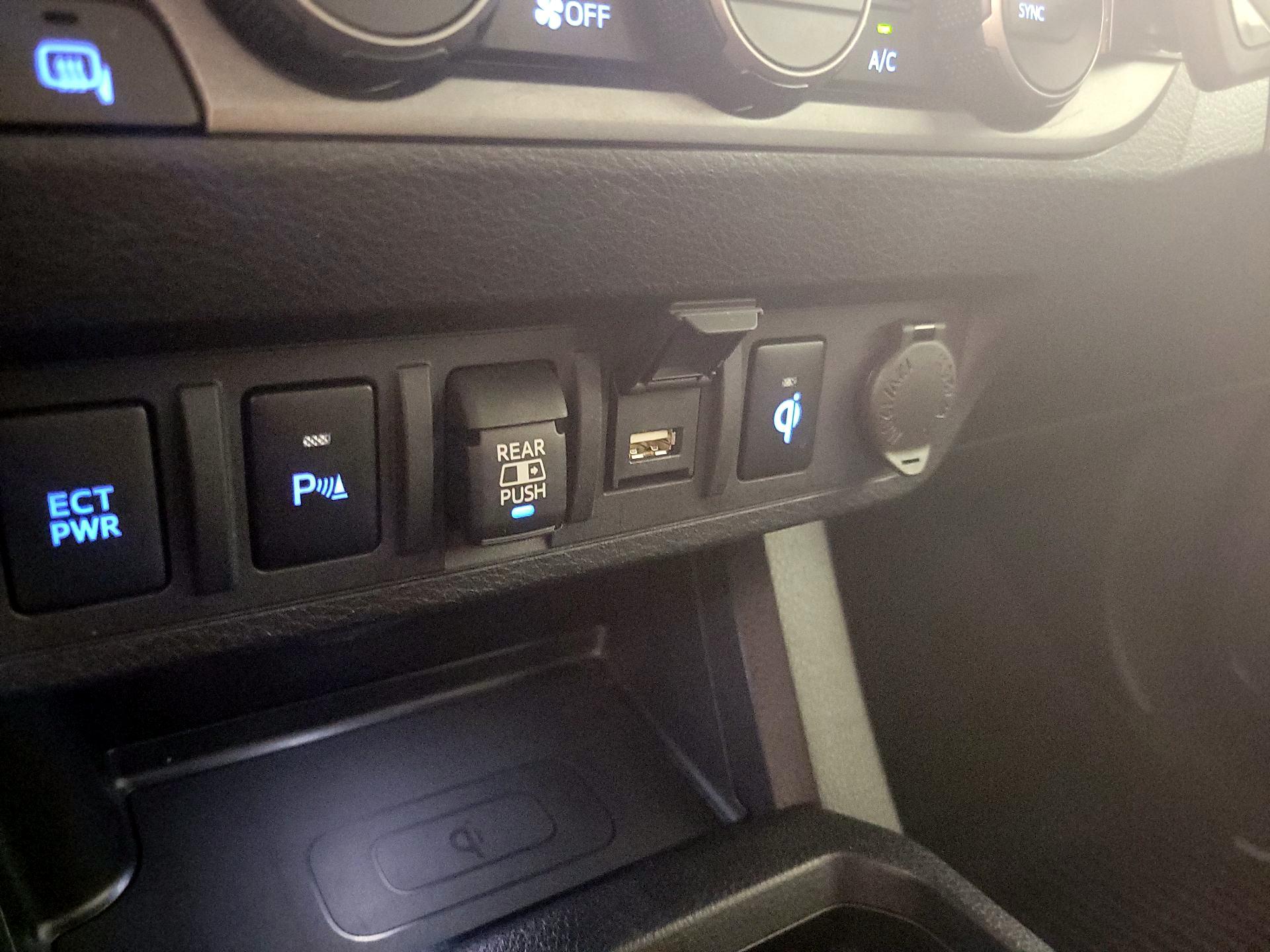 Thumbnail: 2020 Toyota Tacoma - 19