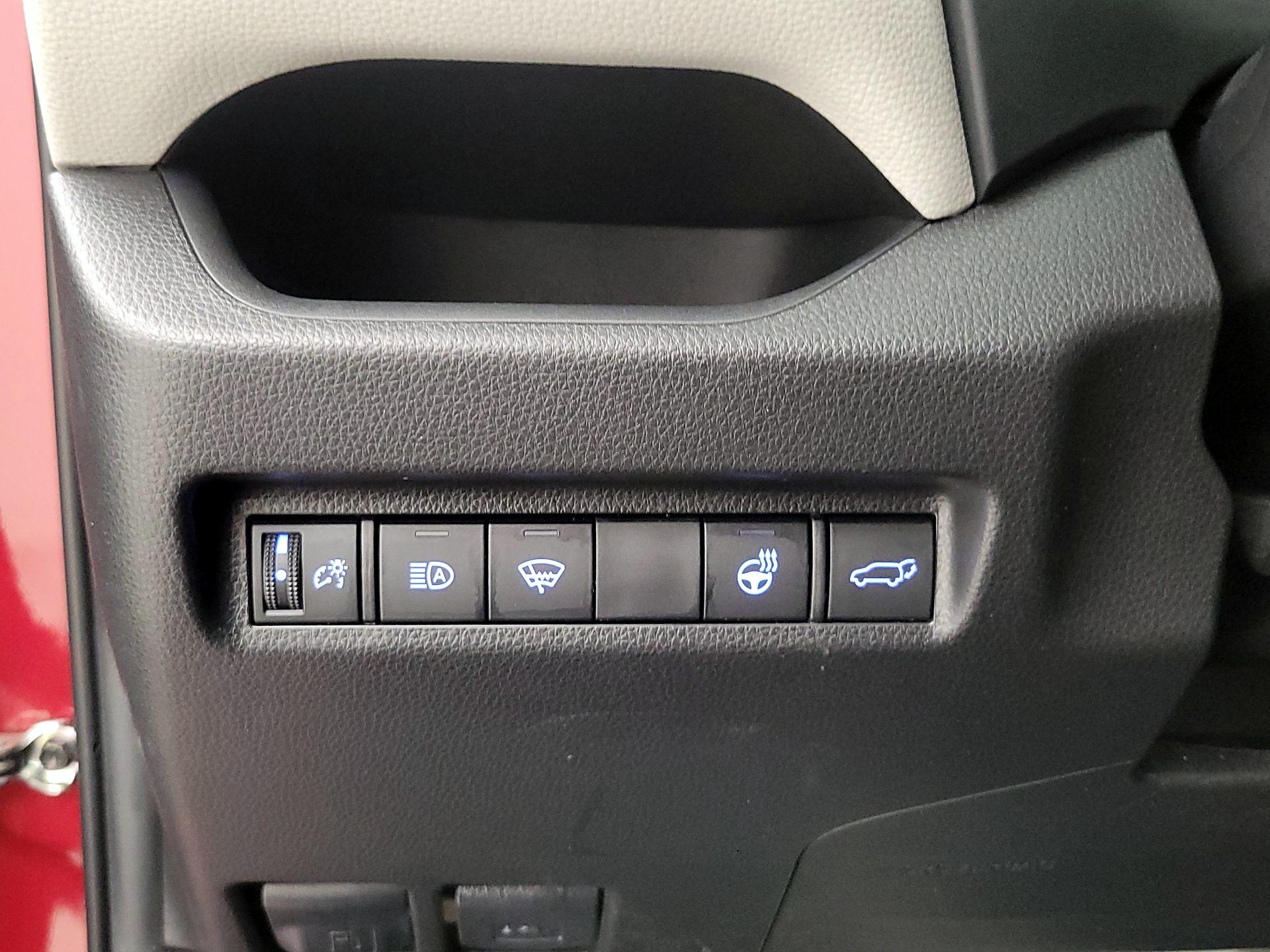 Thumbnail: 2021 Toyota RAV4 - 13