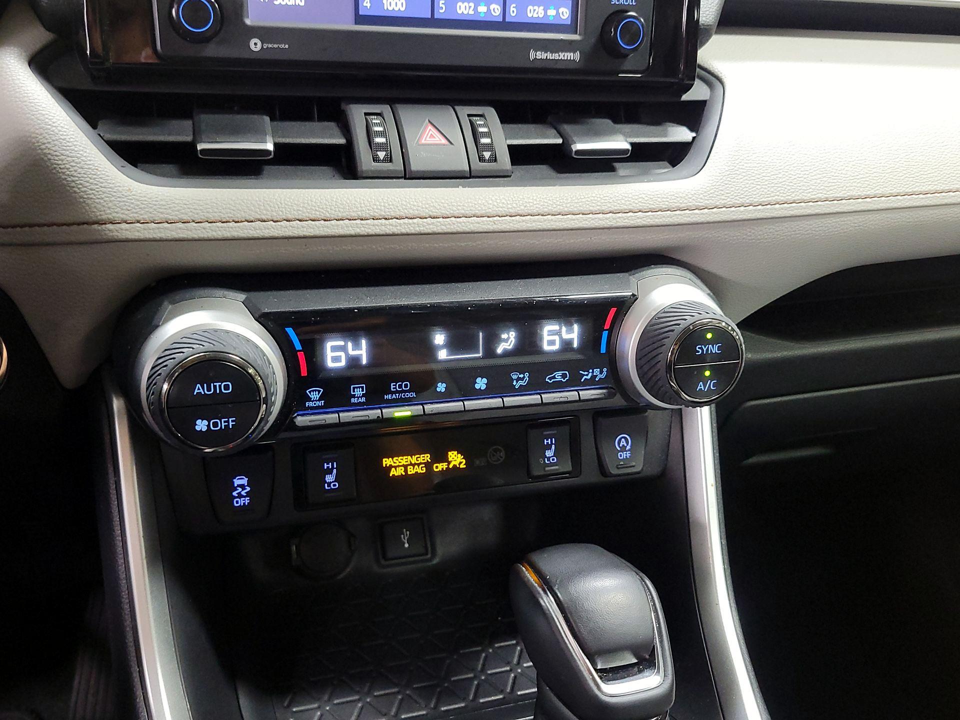 Thumbnail: 2021 Toyota RAV4 - 16