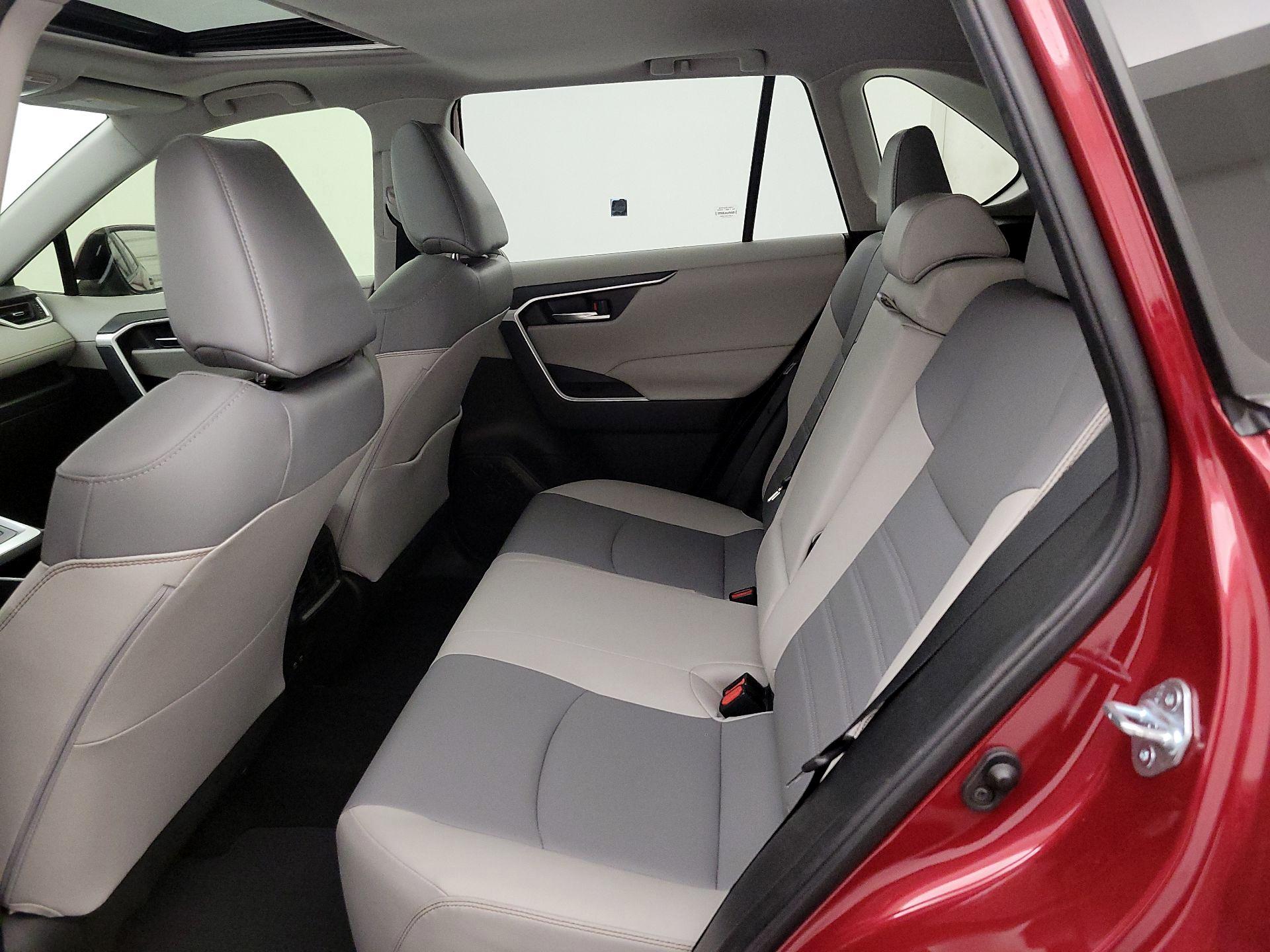 Thumbnail: 2021 Toyota RAV4 - 20