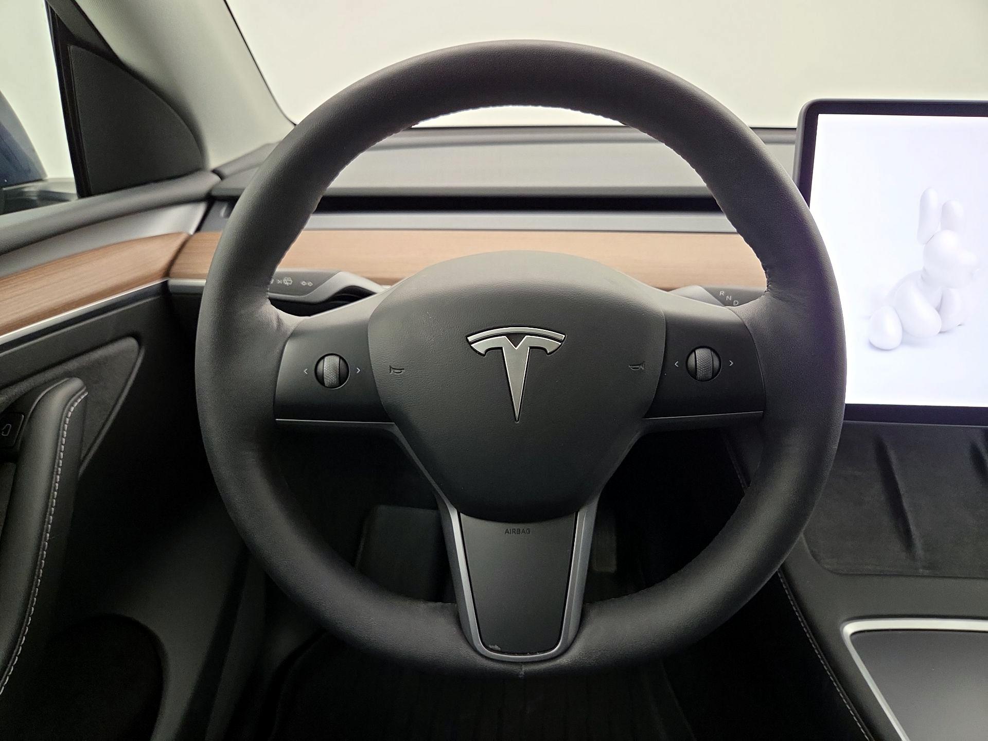 Thumbnail: 2023 Tesla Model Y - 10