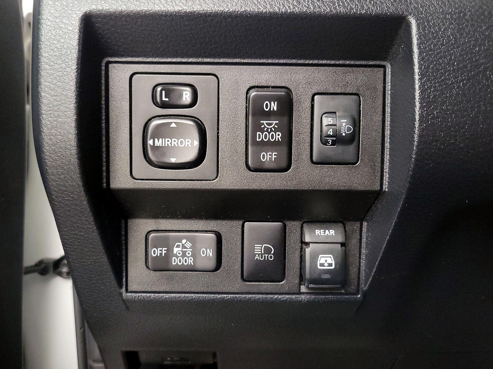 Thumbnail: 2019 Toyota Tundra - 13