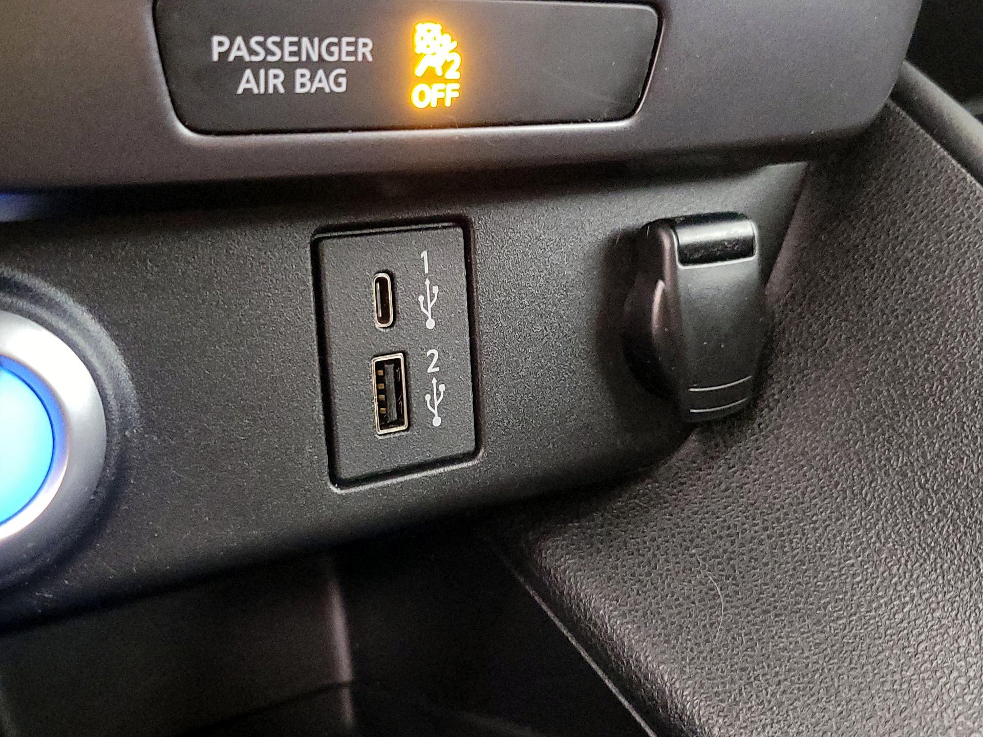 Thumbnail: 2022 Nissan Leaf - 18