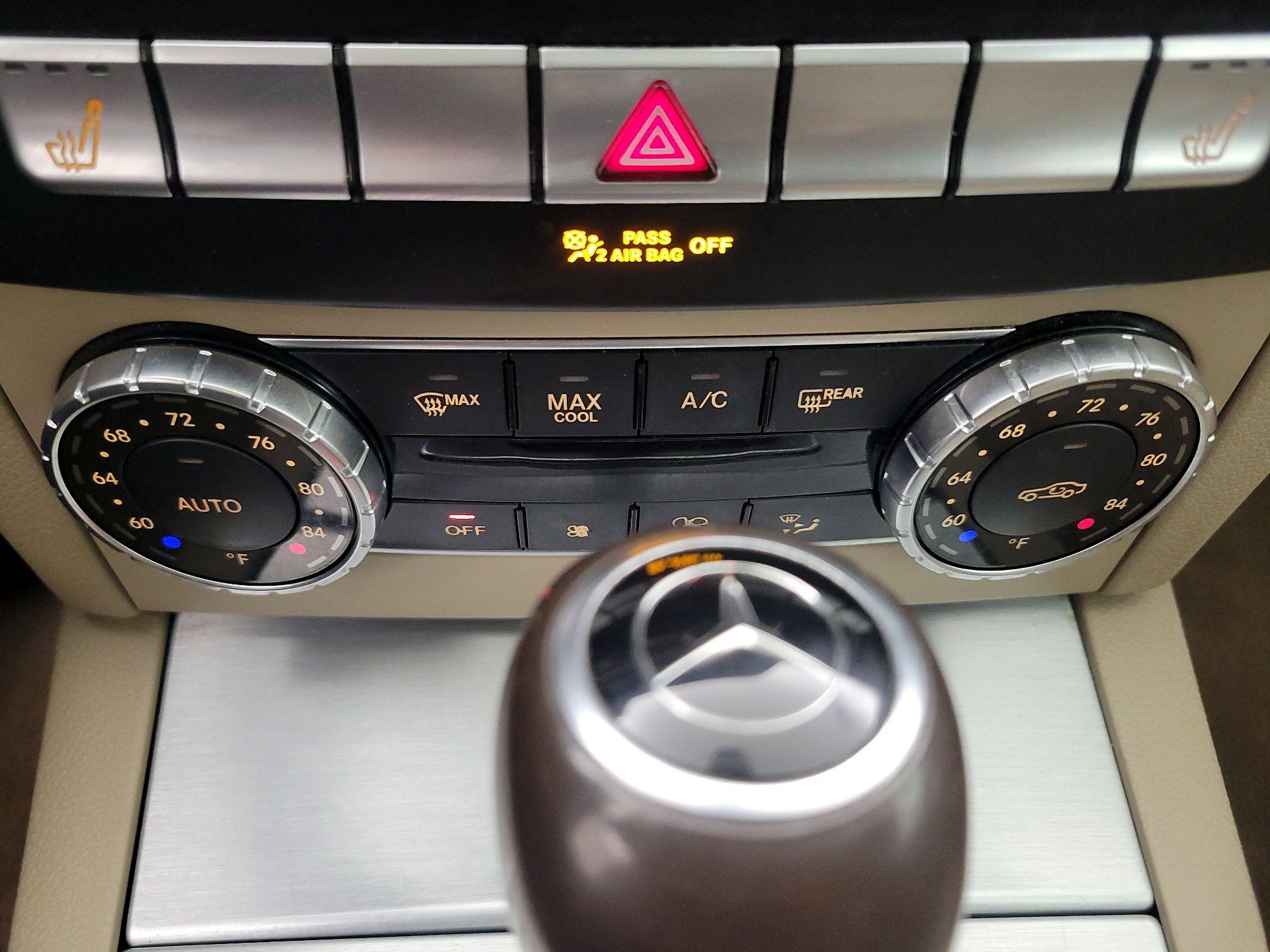 Thumbnail: 2015 Mercedes-Benz C-Class - 15