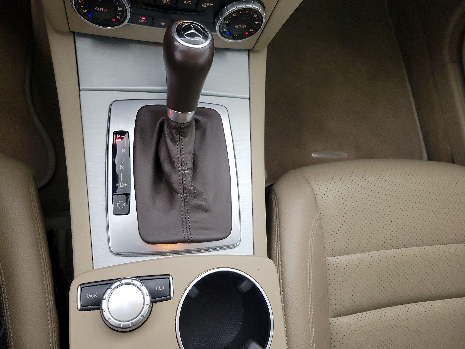 Thumbnail: 2015 Mercedes-Benz C-Class - 16