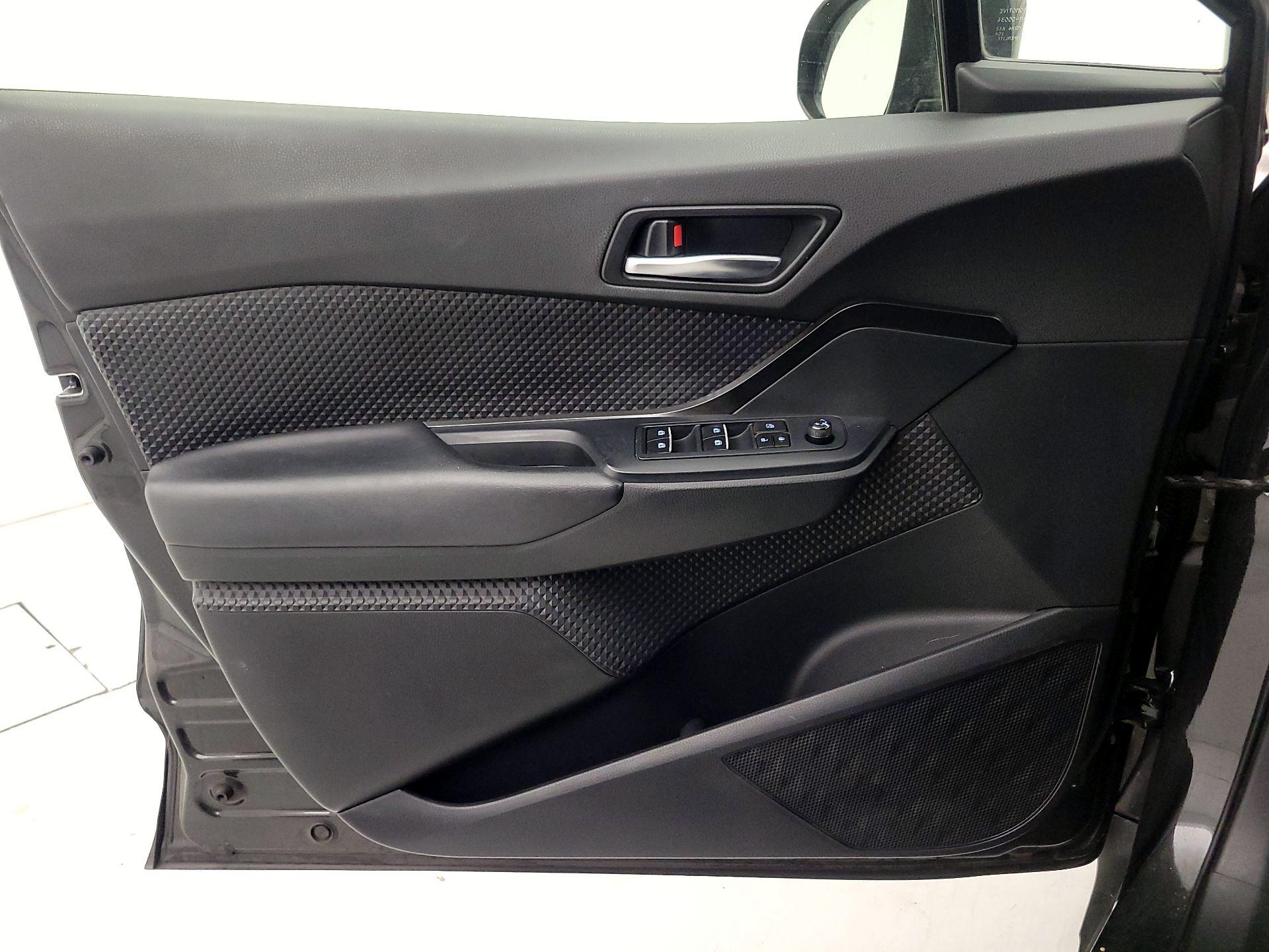 Thumbnail: 2018 Toyota C-HR - 12