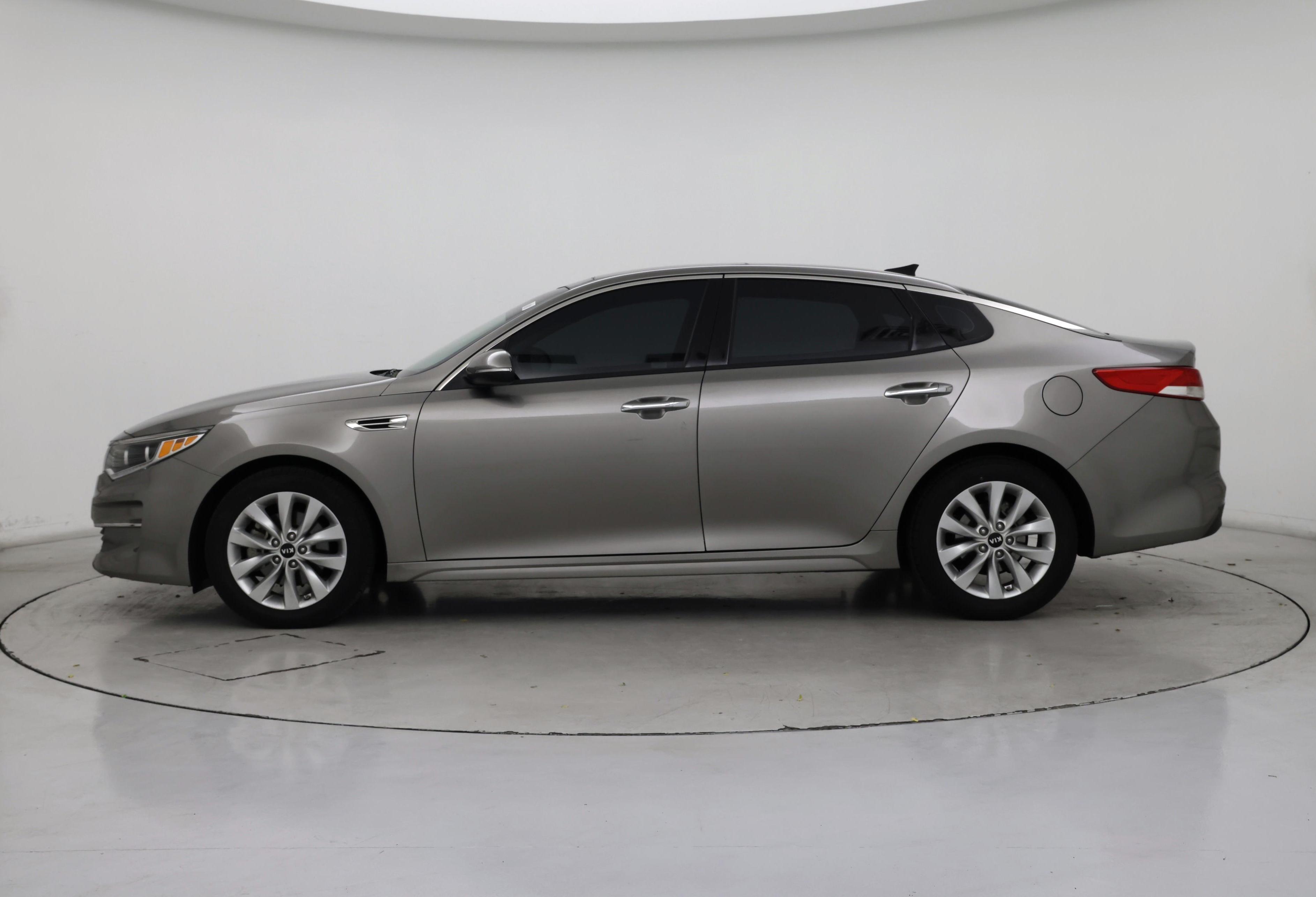 Thumbnail: 2017 Kia Optima - 3