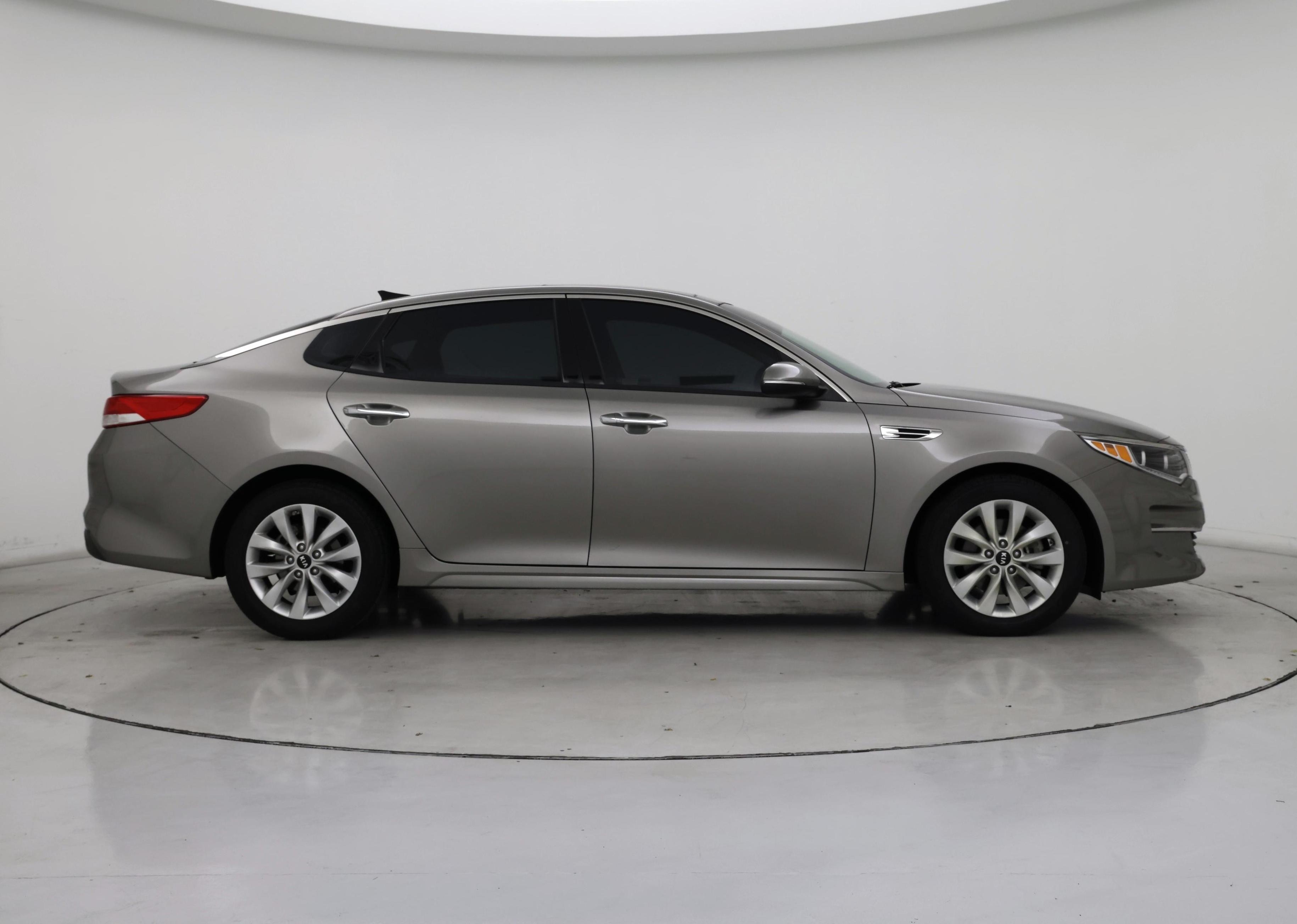 Thumbnail: 2017 Kia Optima - 7