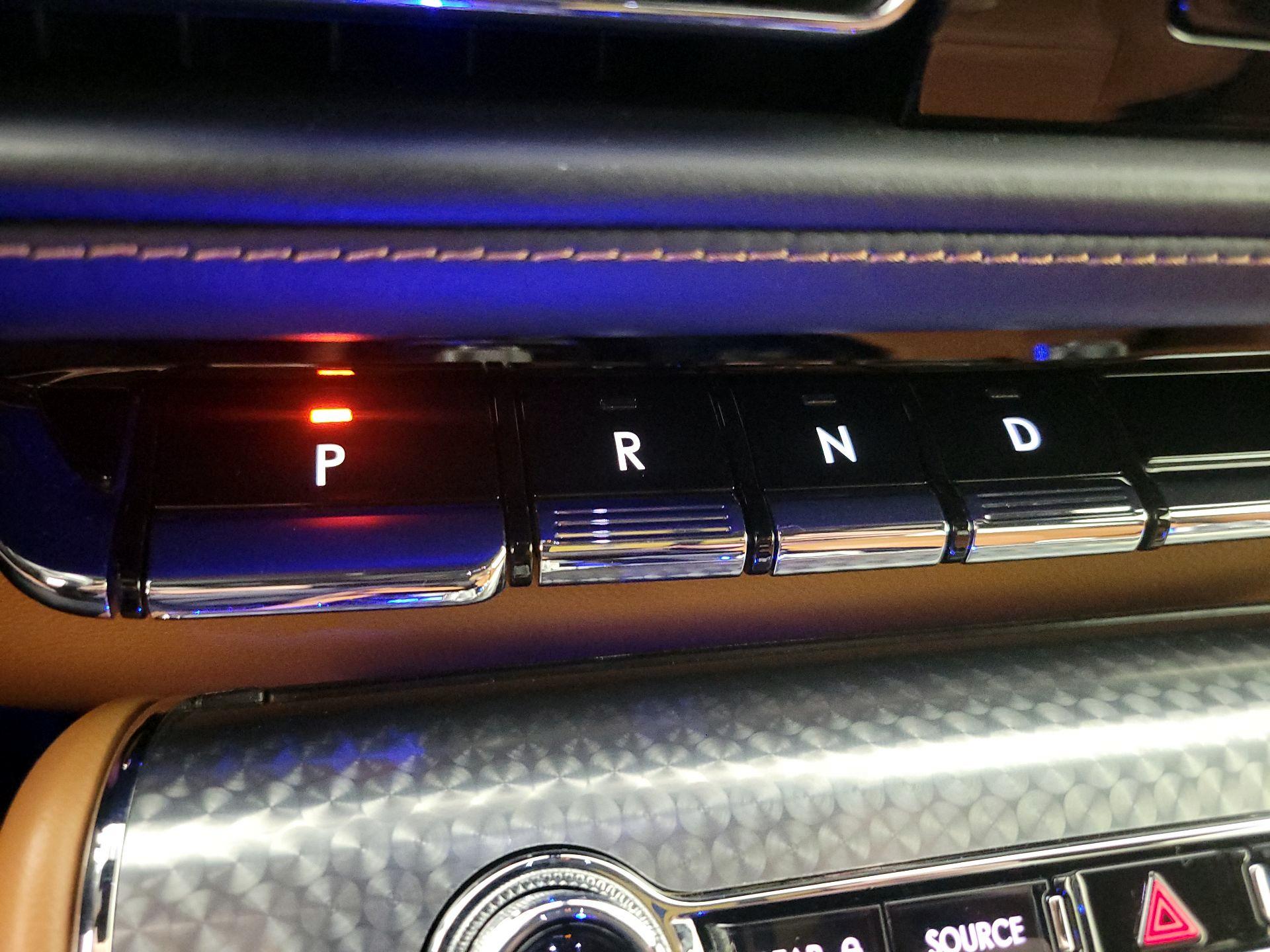 Thumbnail: 2021 Lincoln Aviator - 18