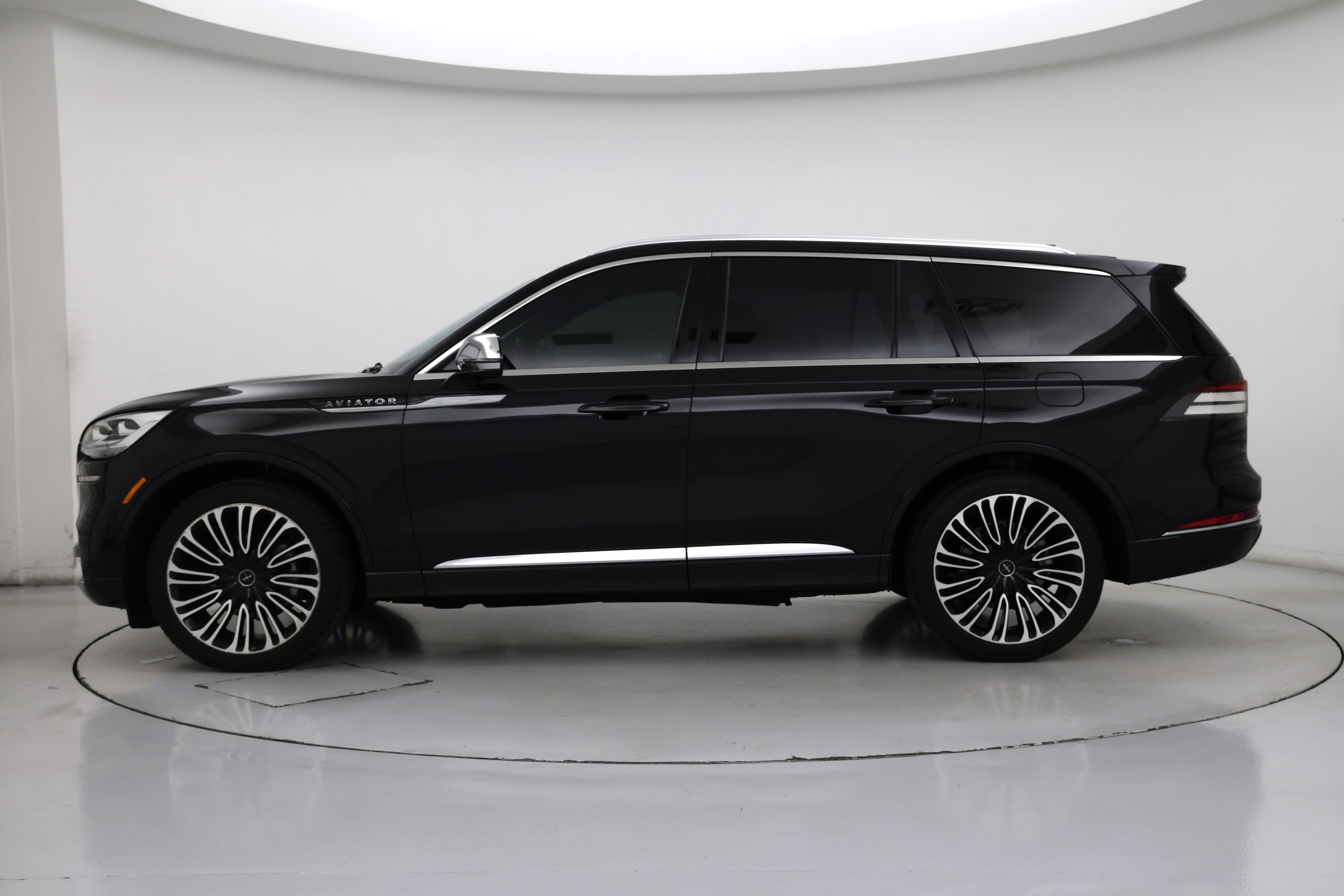 Thumbnail: 2021 Lincoln Aviator - 3