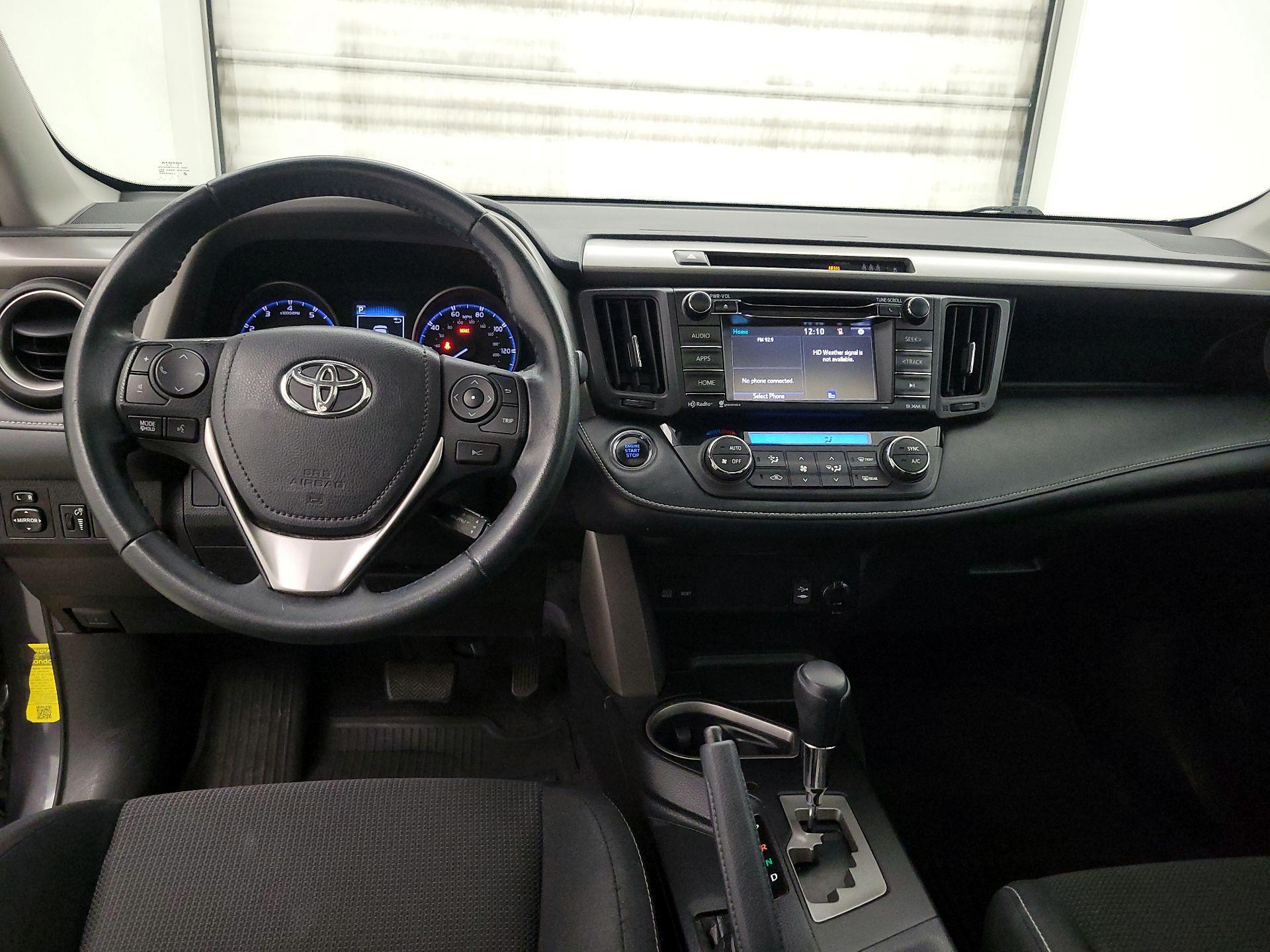 Thumbnail: 2018 Toyota RAV4 - 9