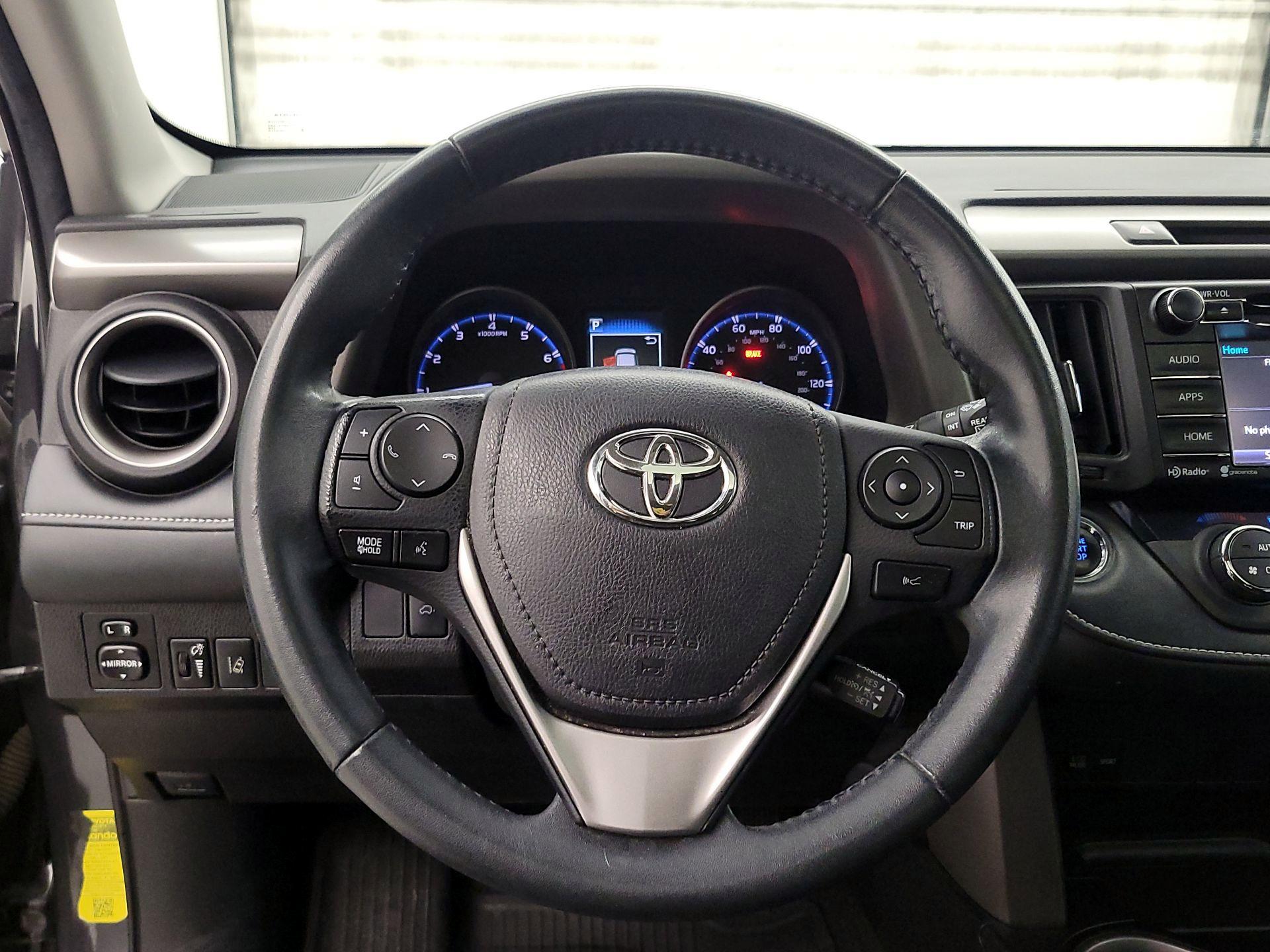 Thumbnail: 2018 Toyota RAV4 - 10