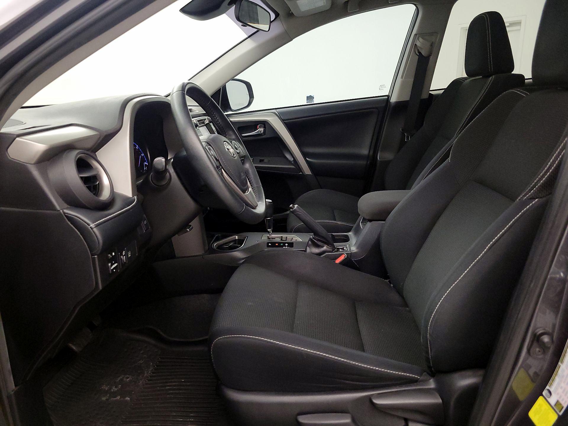 Thumbnail: 2018 Toyota RAV4 - 11