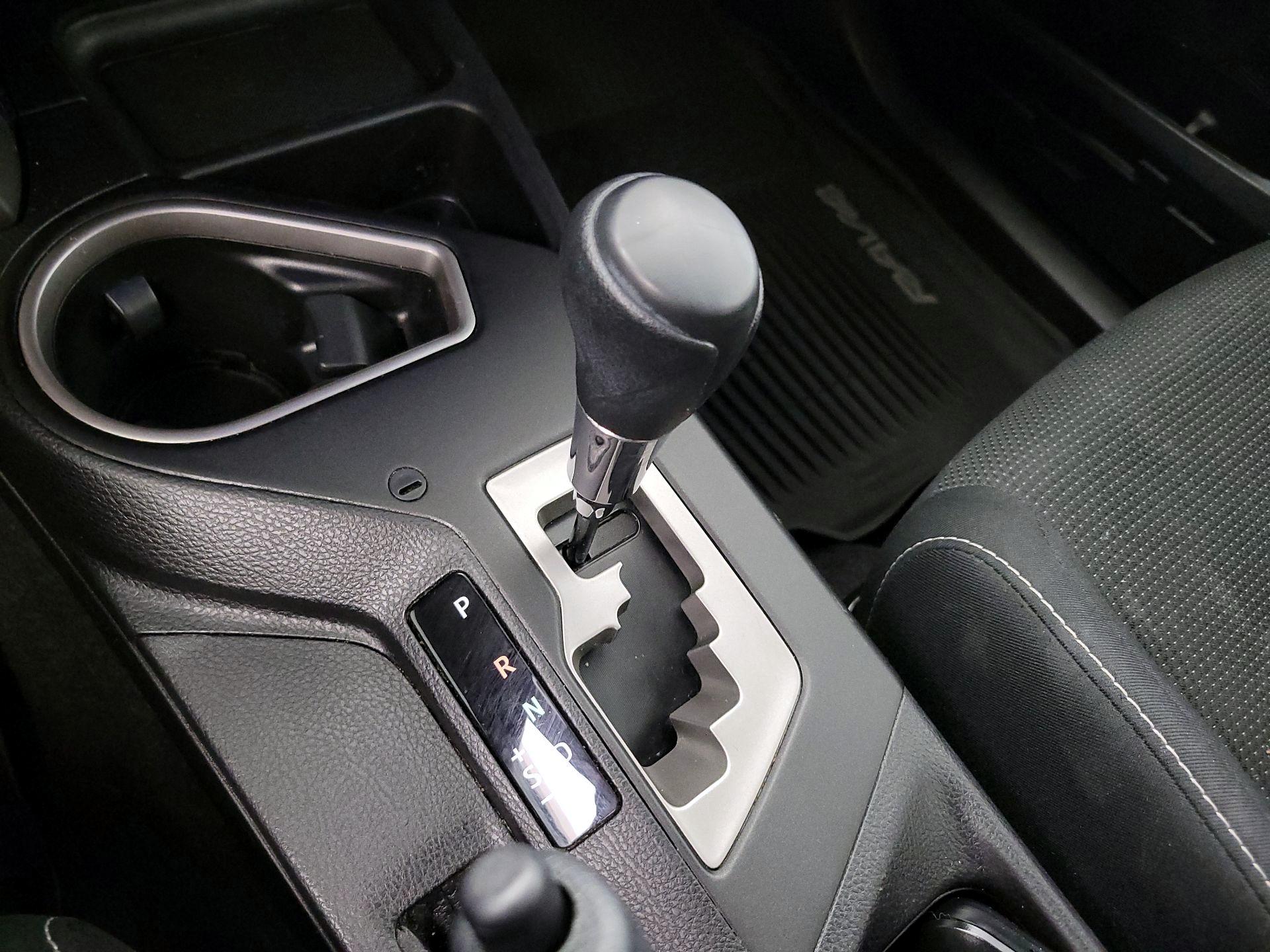 Thumbnail: 2018 Toyota RAV4 - 17