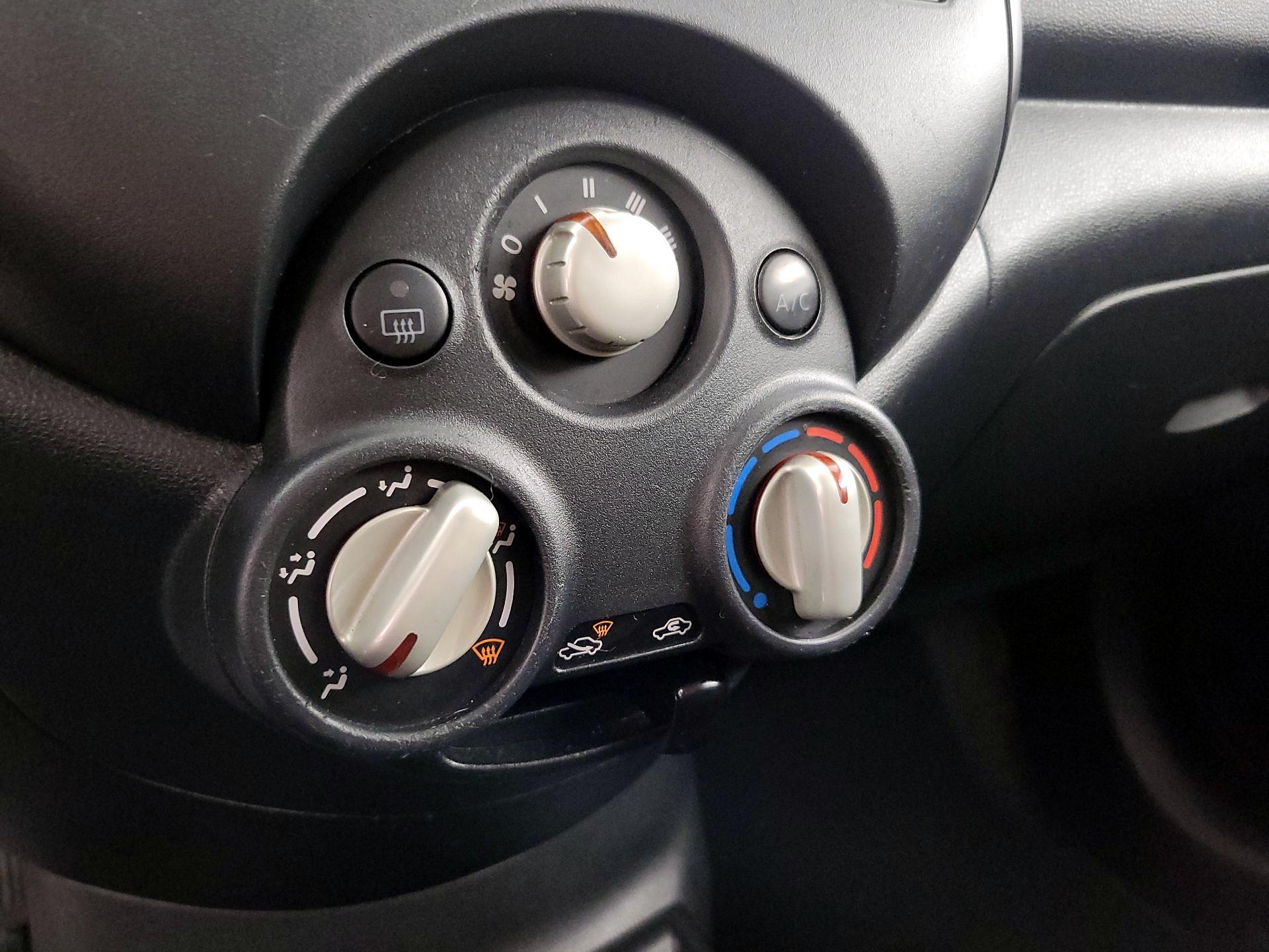 Thumbnail: 2014 Nissan Versa - 15