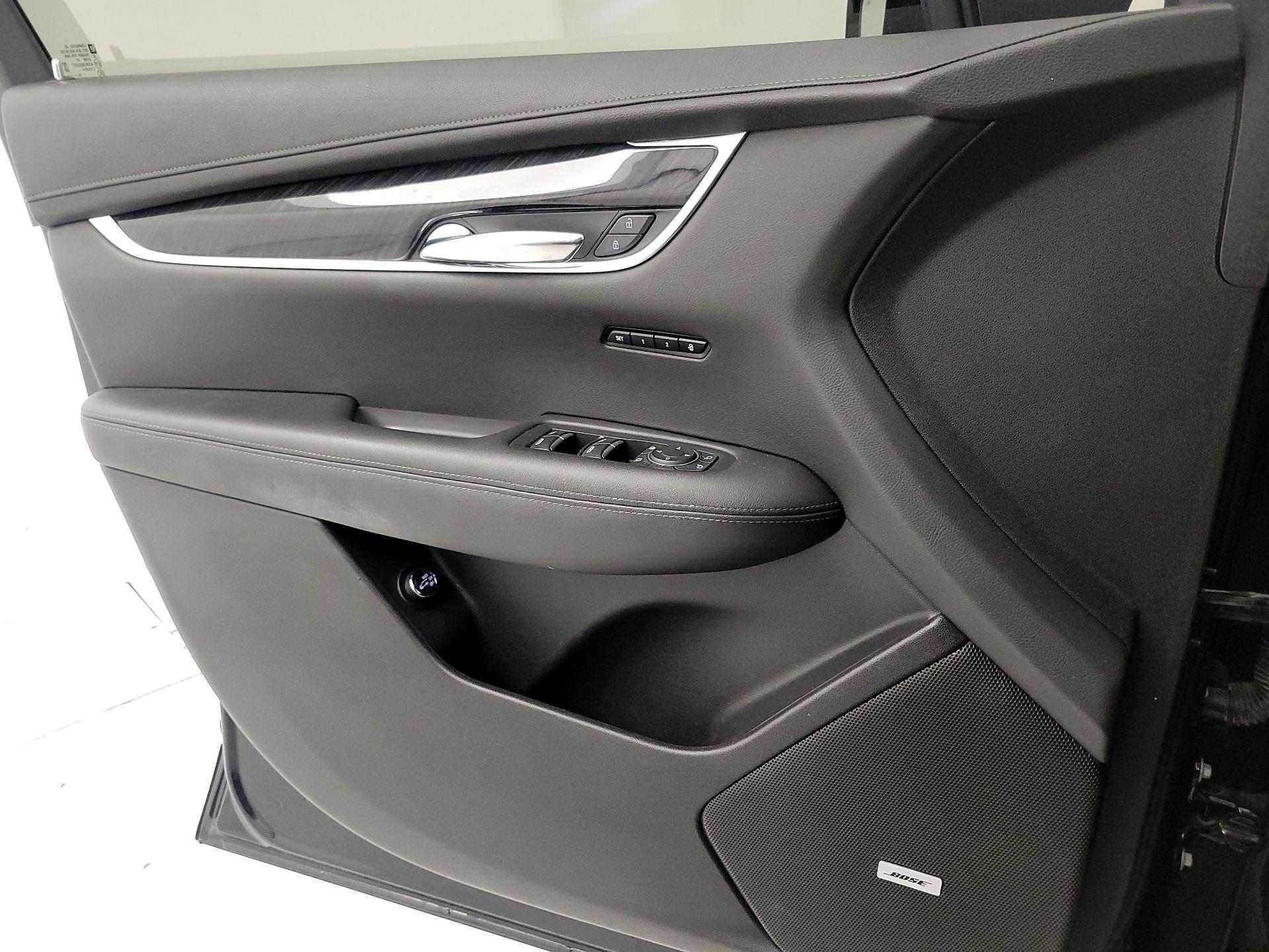 Thumbnail: 2021 Cadillac XT6 - 12