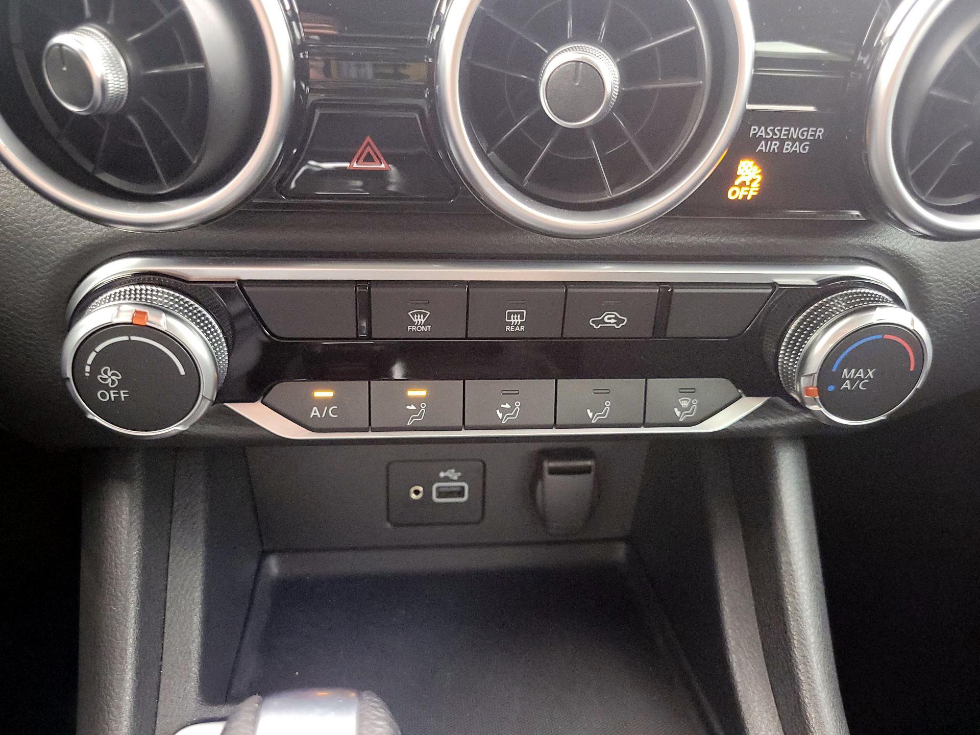 Thumbnail: 2020 Nissan Sentra - 16