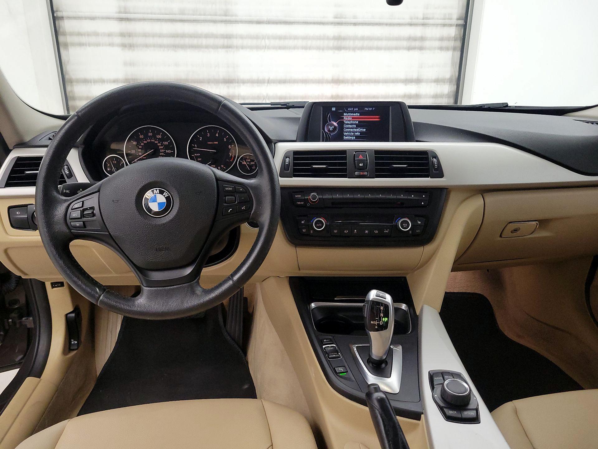 Thumbnail: 2015 BMW 3 Series - 9