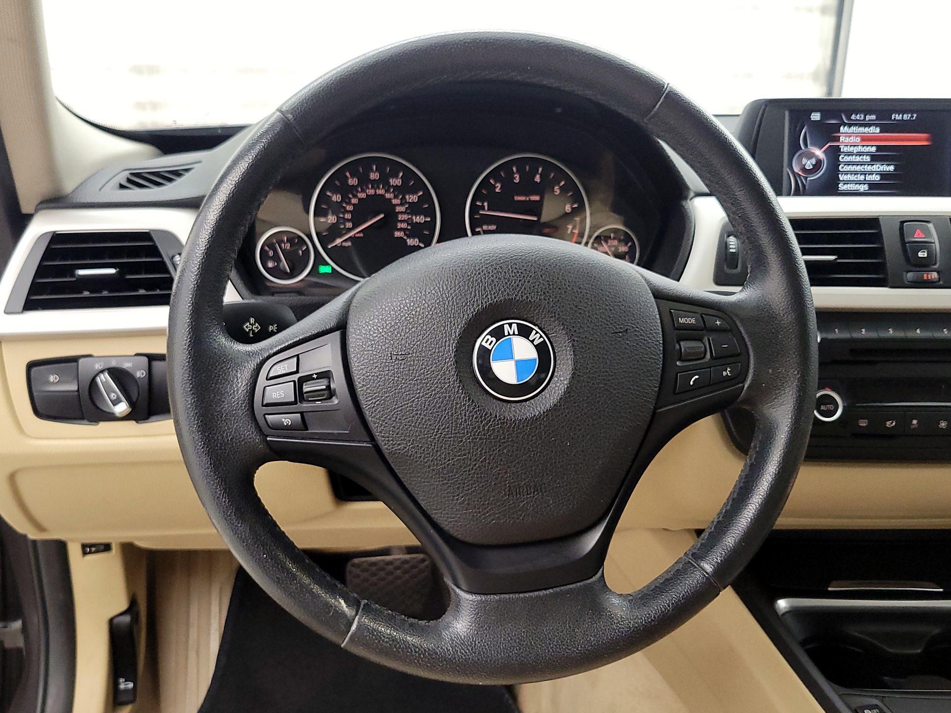 Thumbnail: 2015 BMW 3 Series - 10