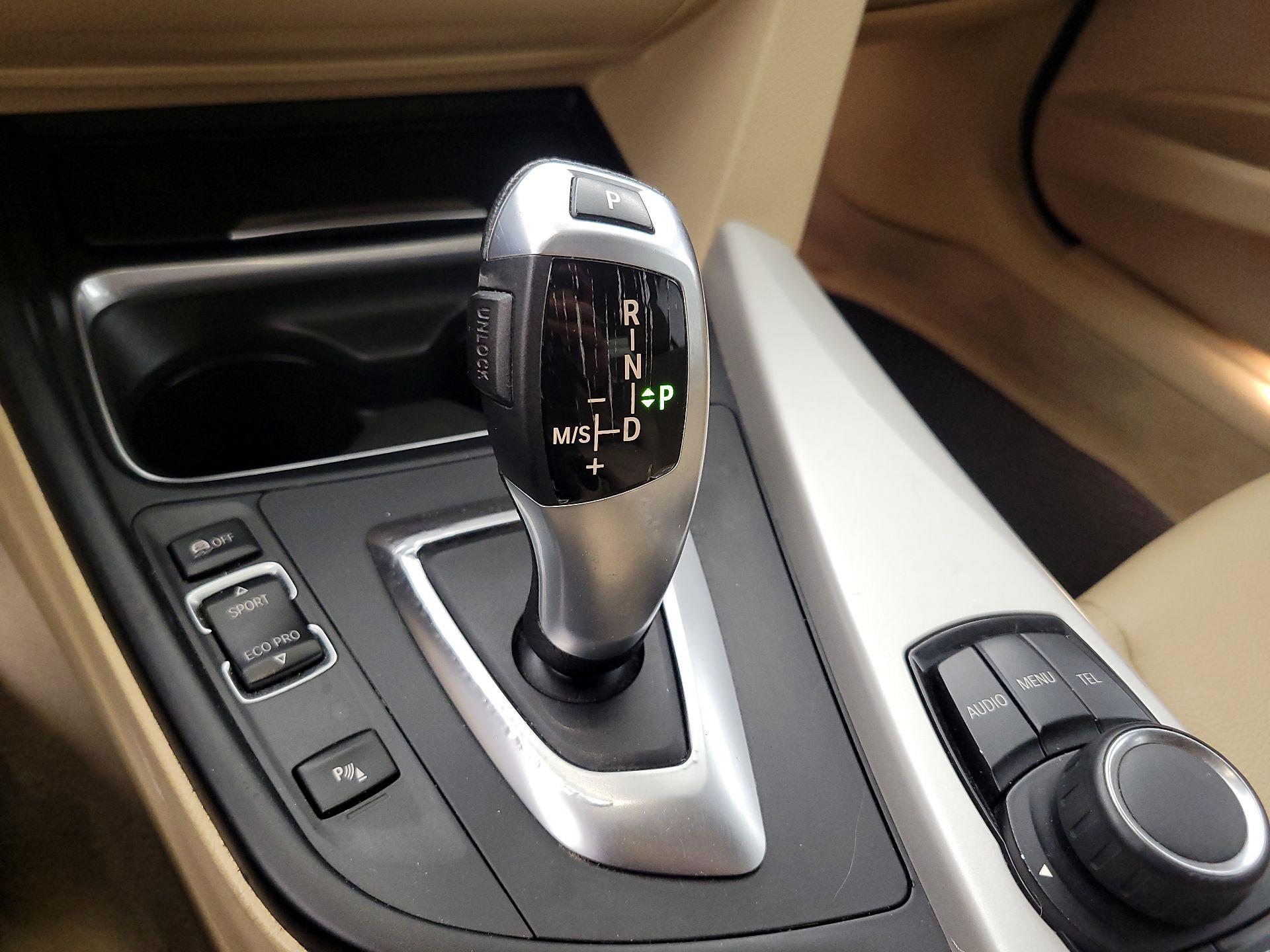 Thumbnail: 2015 BMW 3 Series - 17